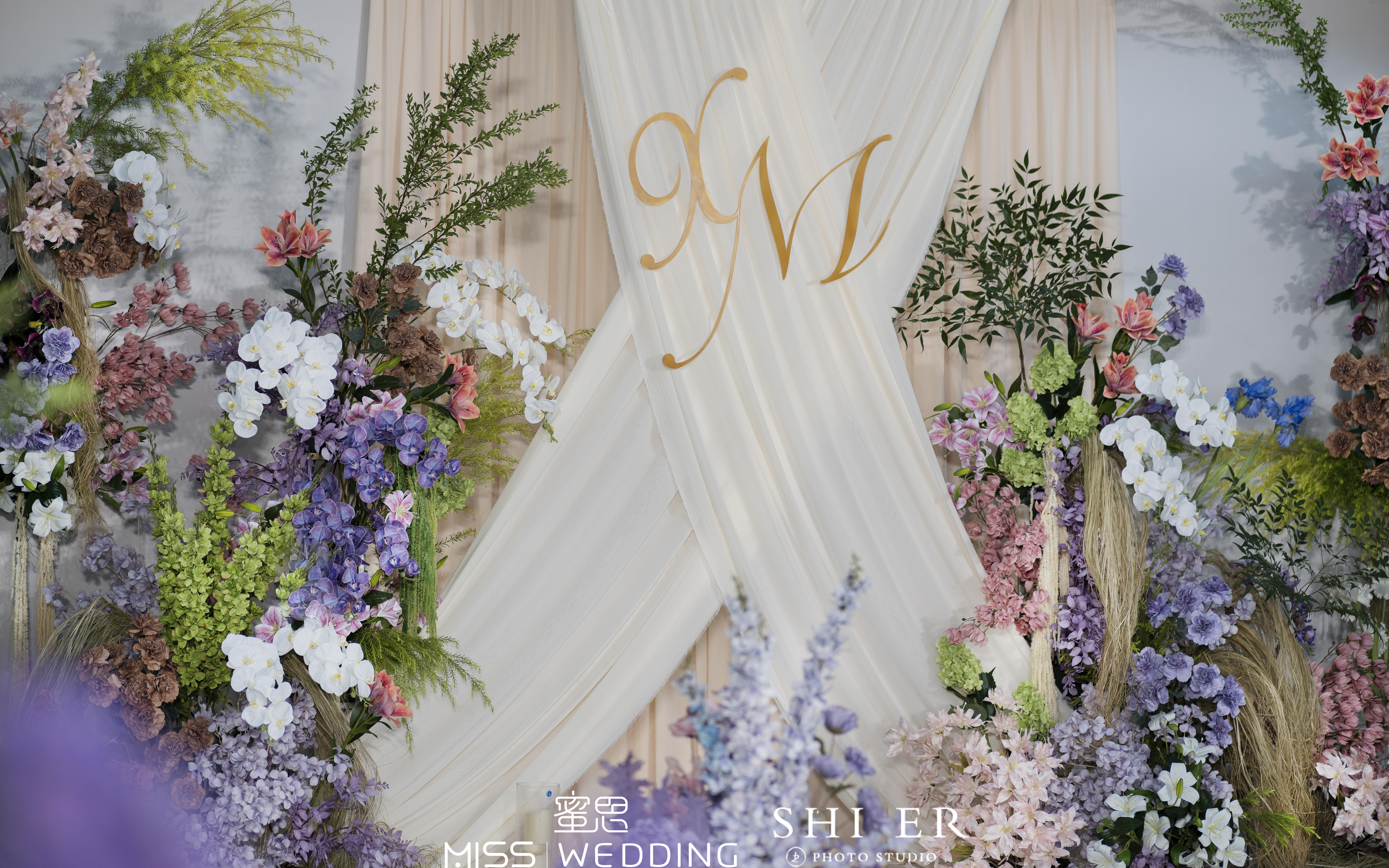 【蜜思定制】韩式极简轻奢社区礼堂定制婚礼布置