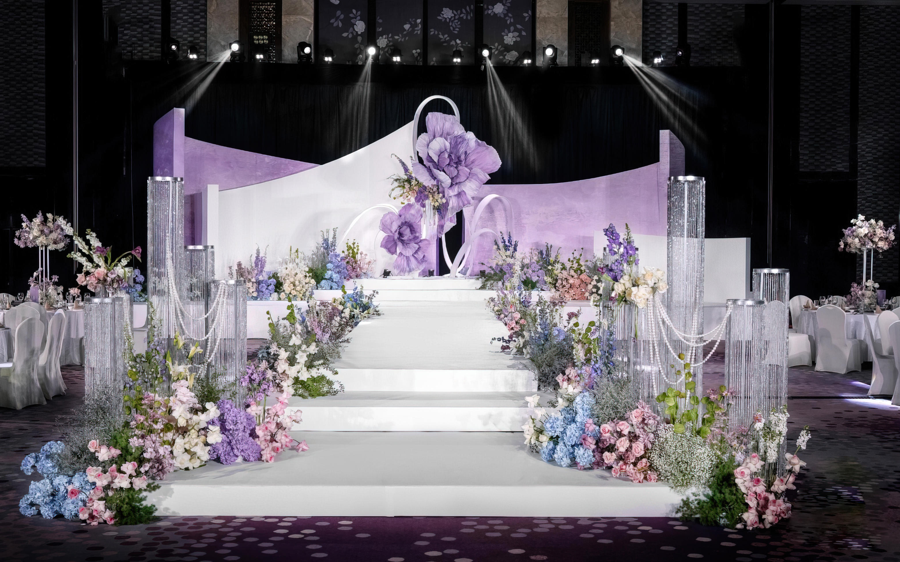 白紫撞色的韩式婚礼