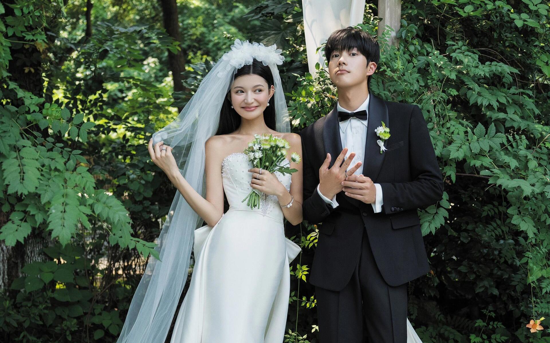 怎能错过！草坪森系婚纱照的年轻感！