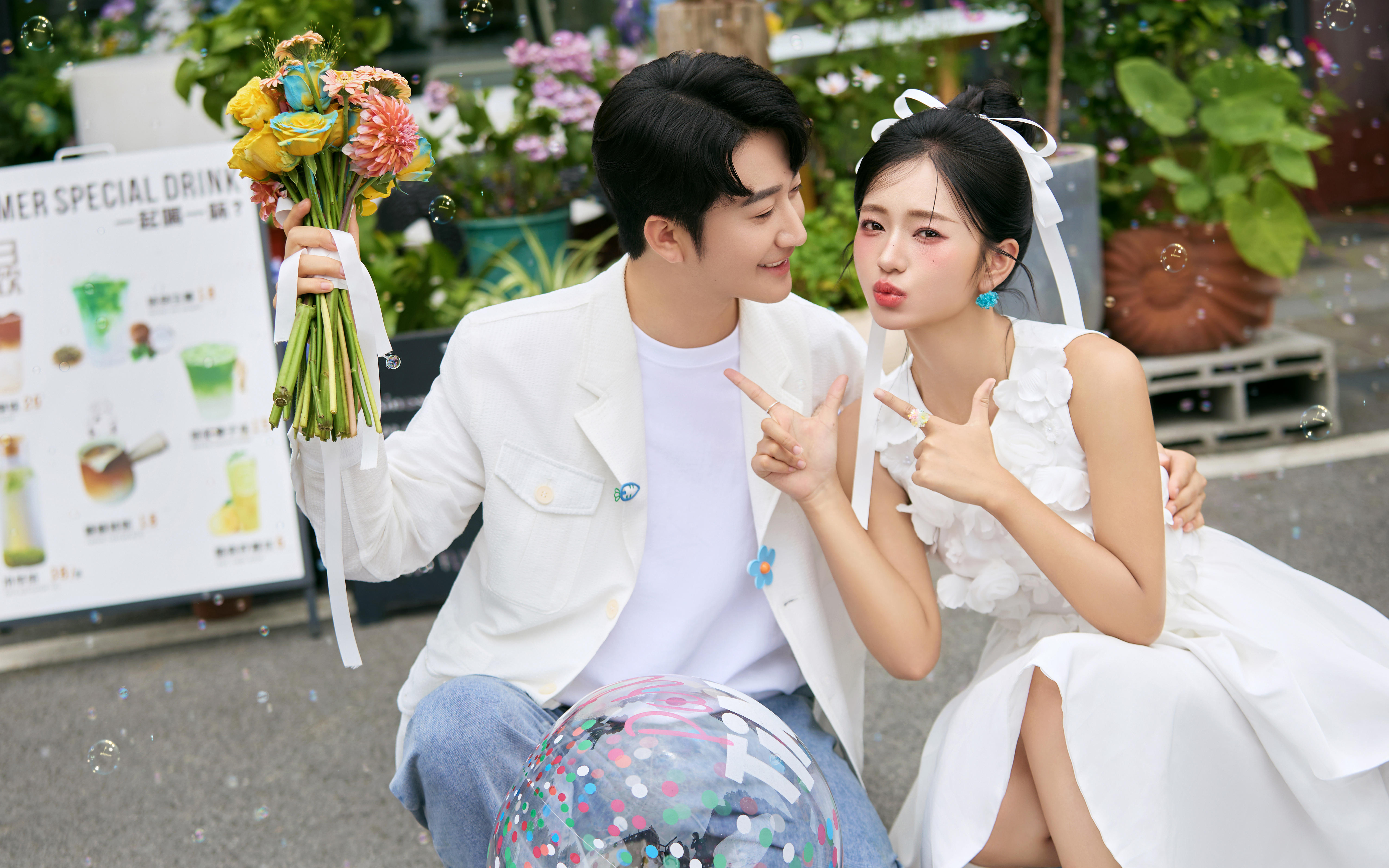 心動(dòng)預(yù)警??自由灑脫街拍婚紗照超酷的??