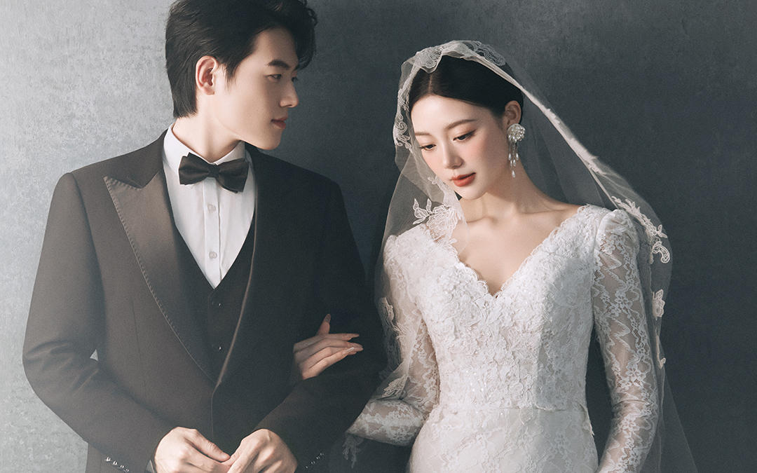 室內(nèi)法式復(fù)古婚紗照