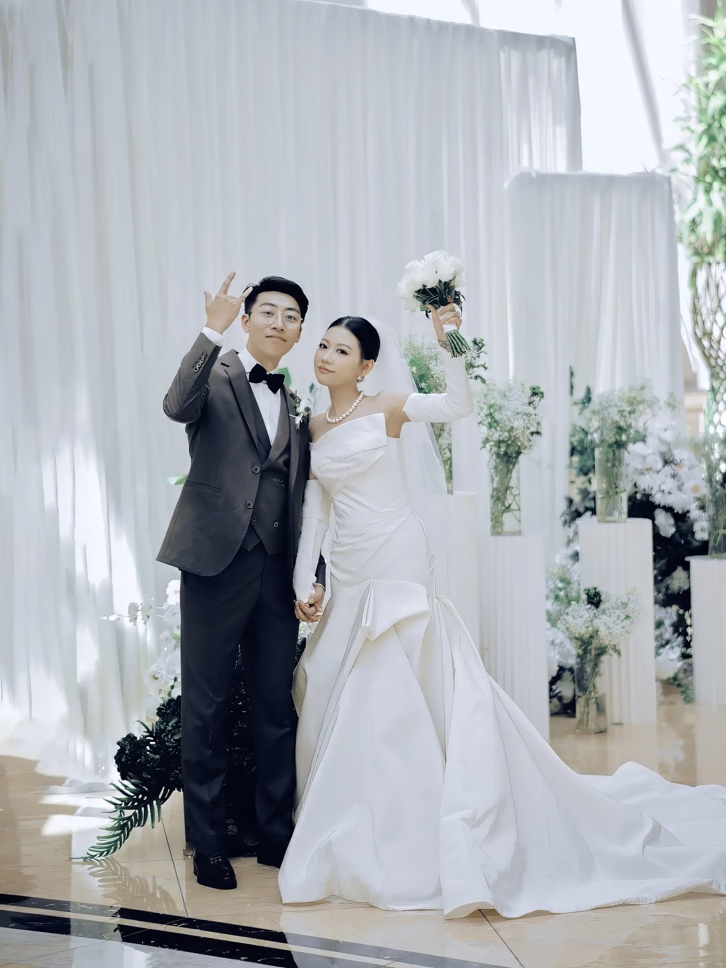 婚礼现场的人生镜头