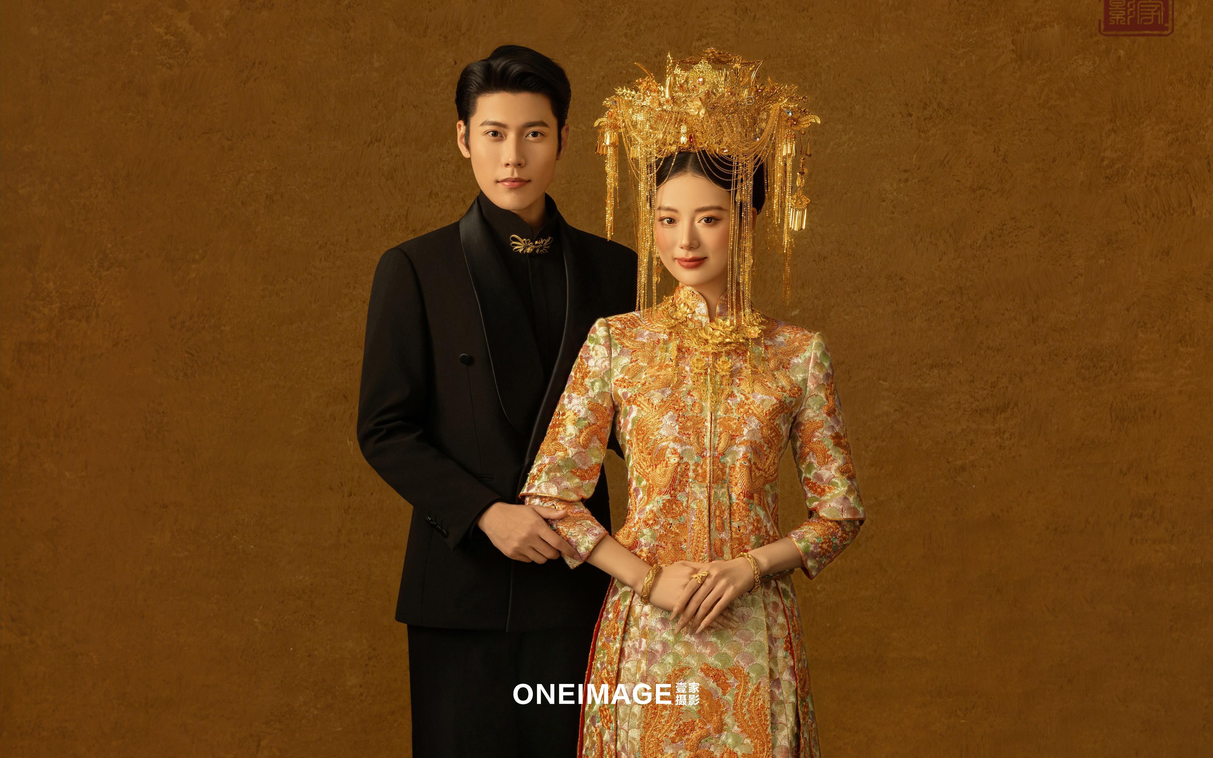 【壹家摄影】中式婚照 金褂凤冠美到挪不开眼~