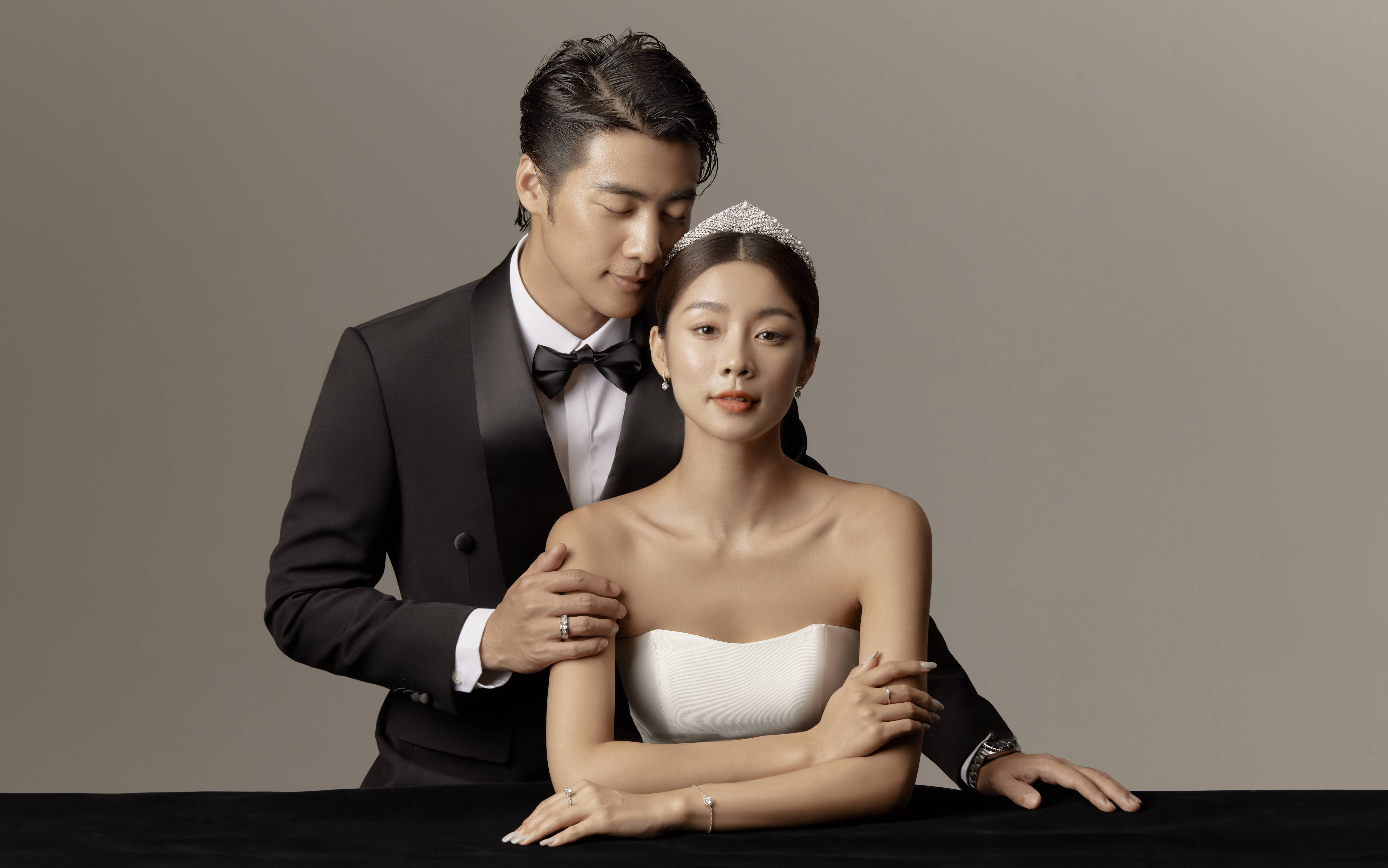 超爱我的室内极简风婚纱照❤撒糖来了