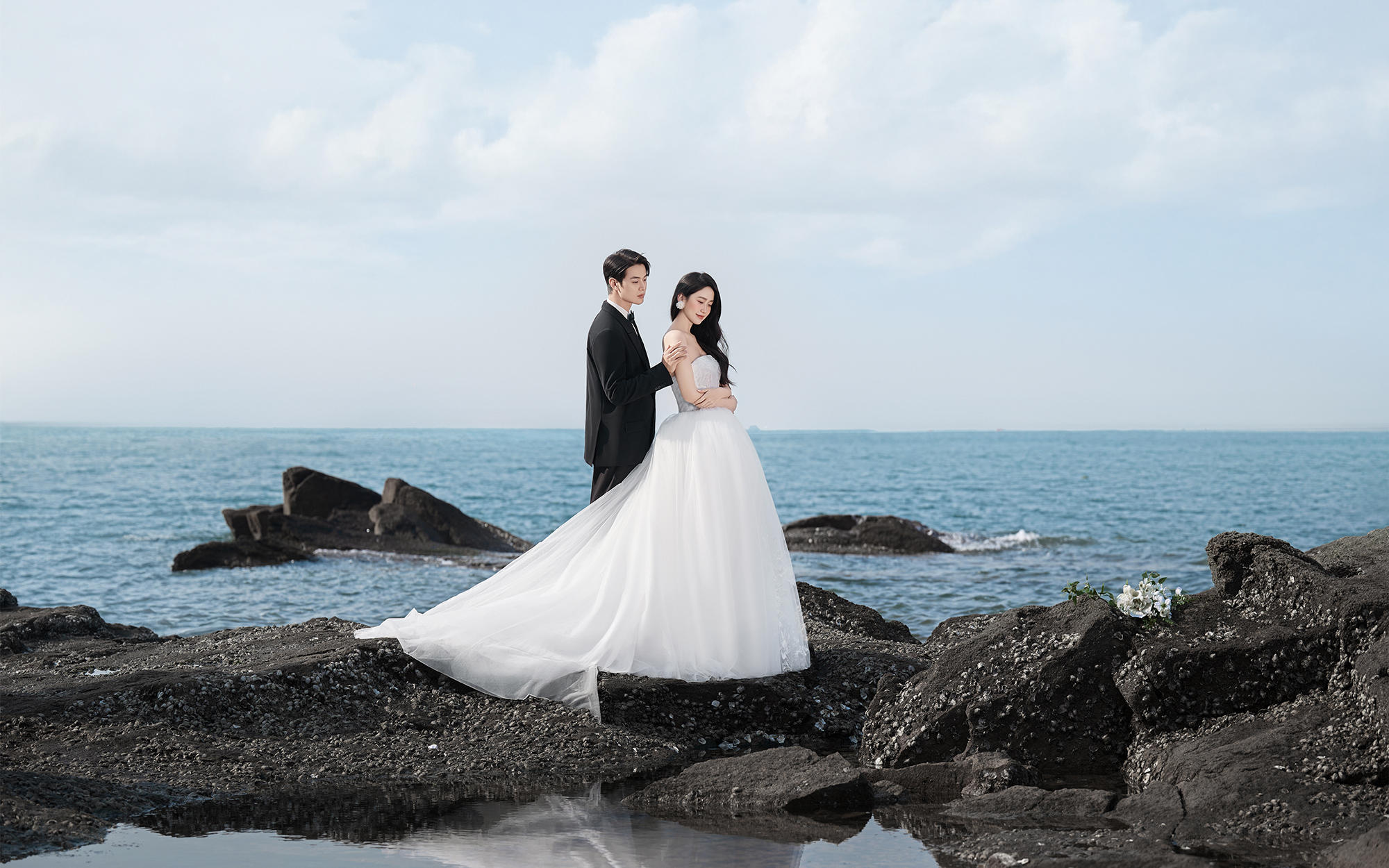 🌊蓝海恋曲奏响📸梦中海边婚纱定格瞬间