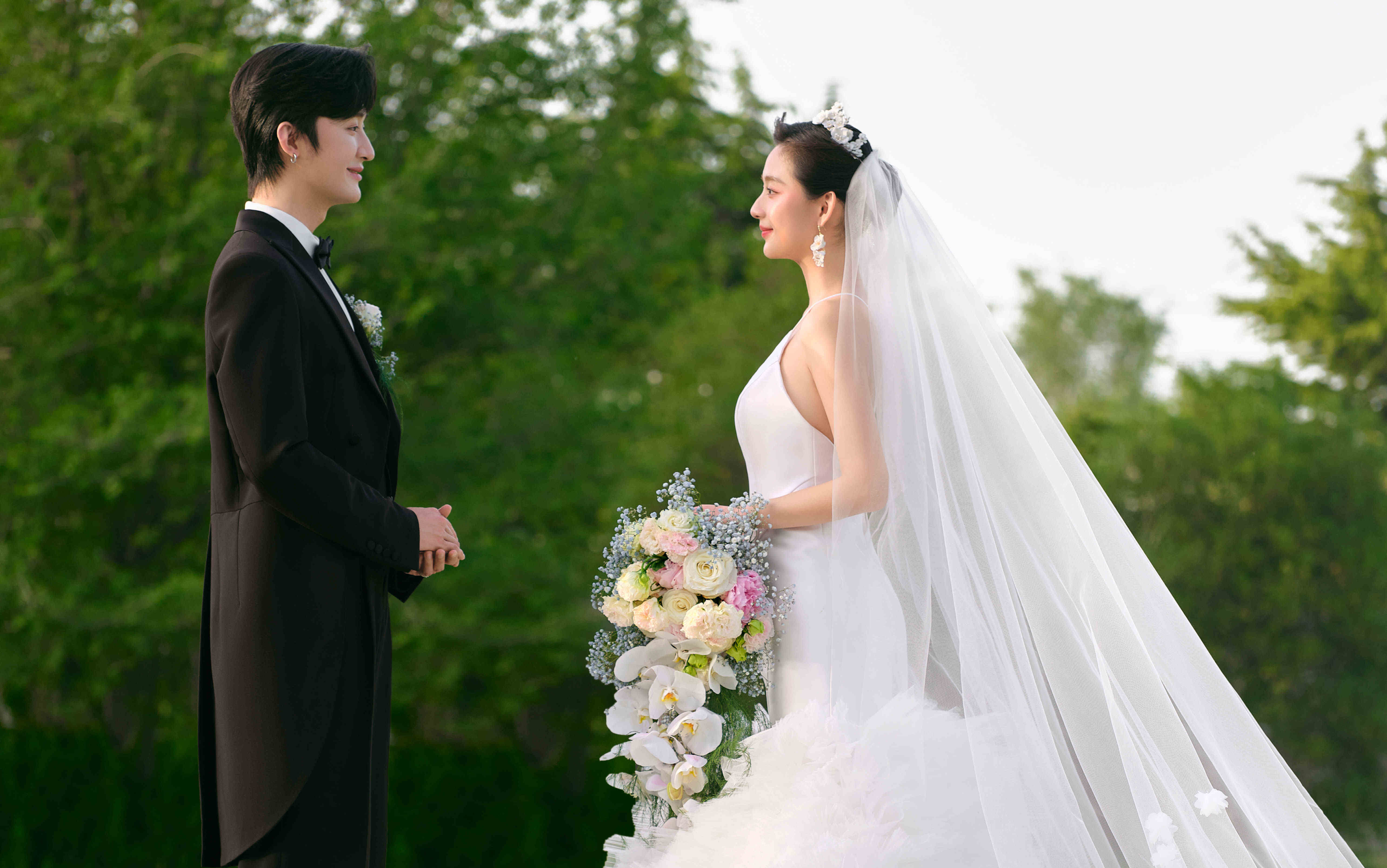 拍到人生造型啦💘好爱我的森系草坪婚纱照