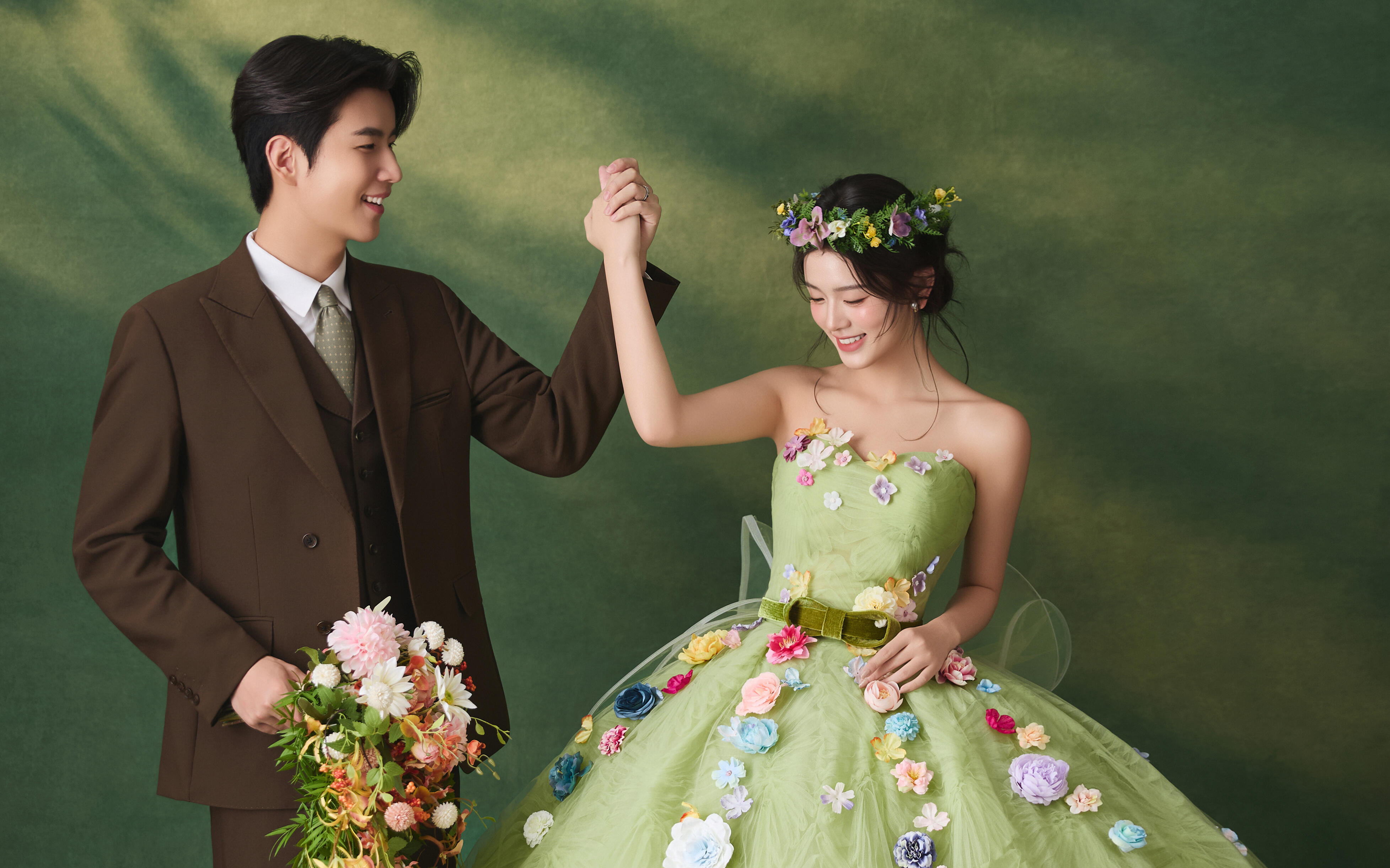 救命！这组油画婚纱照，狠狠拿捏了我的审美