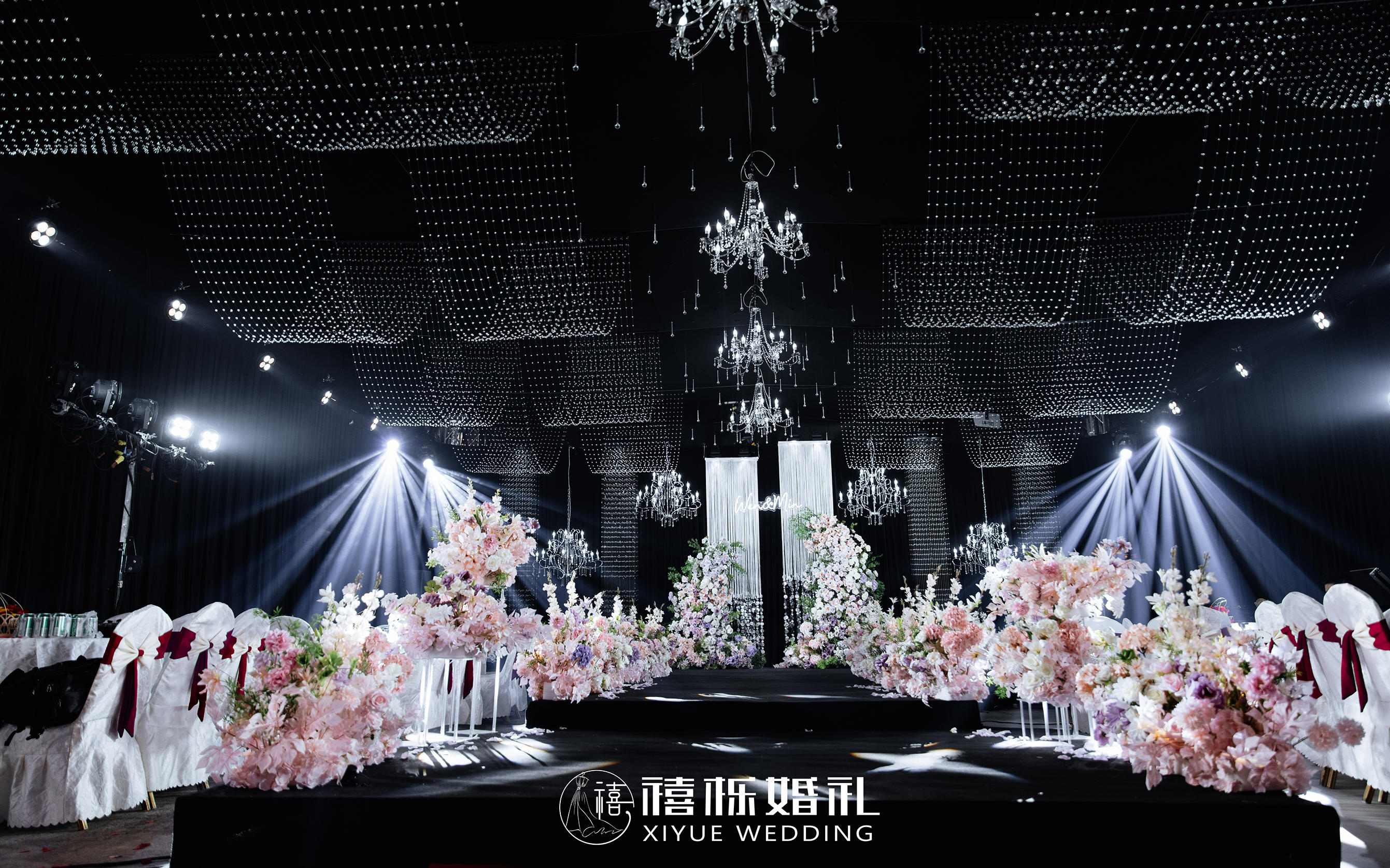 大棚里的溫馨婚禮，別樣儀式感體驗