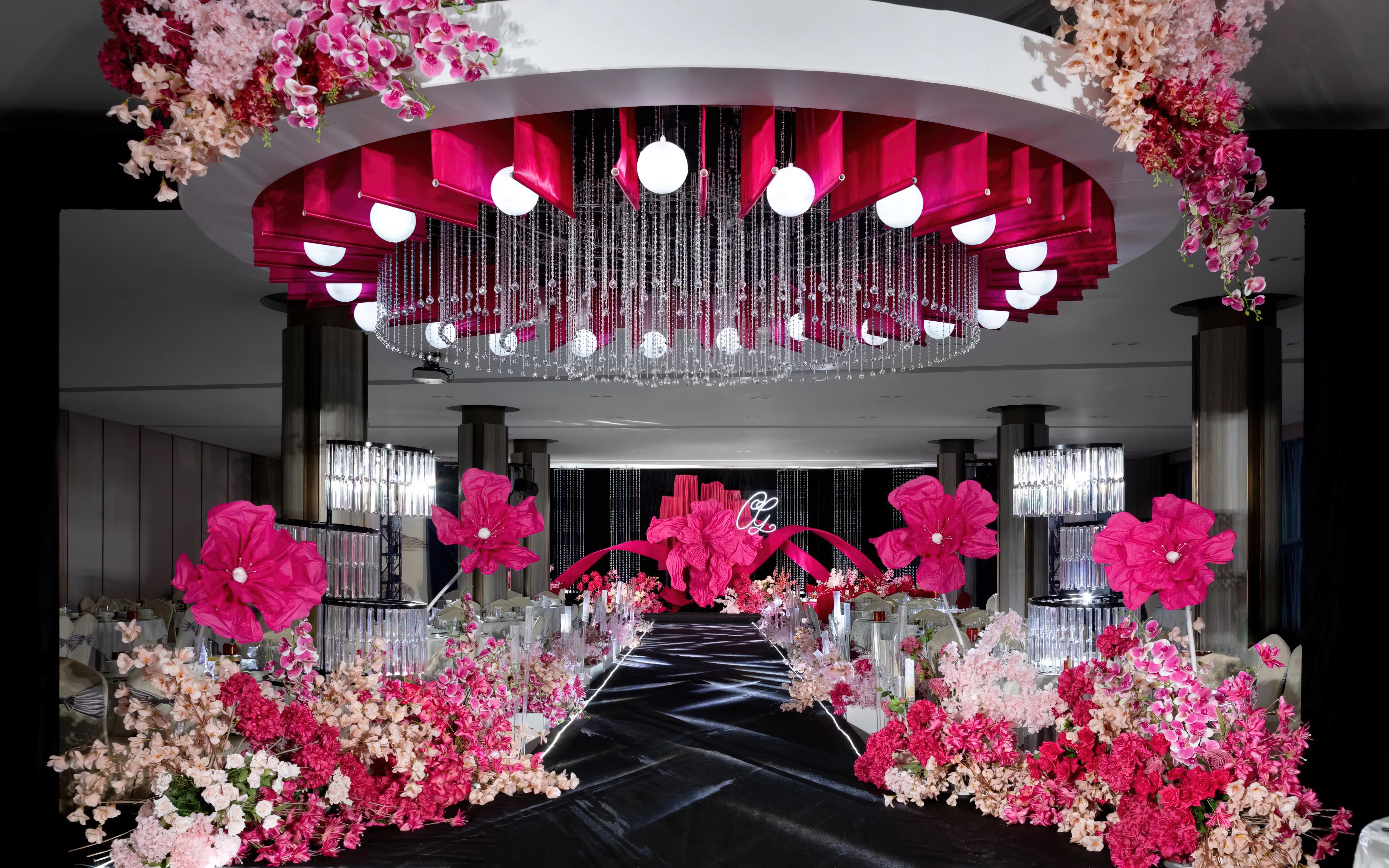 玫紅色秀場(chǎng)風(fēng)婚禮|風(fēng)雅閣婚禮策劃