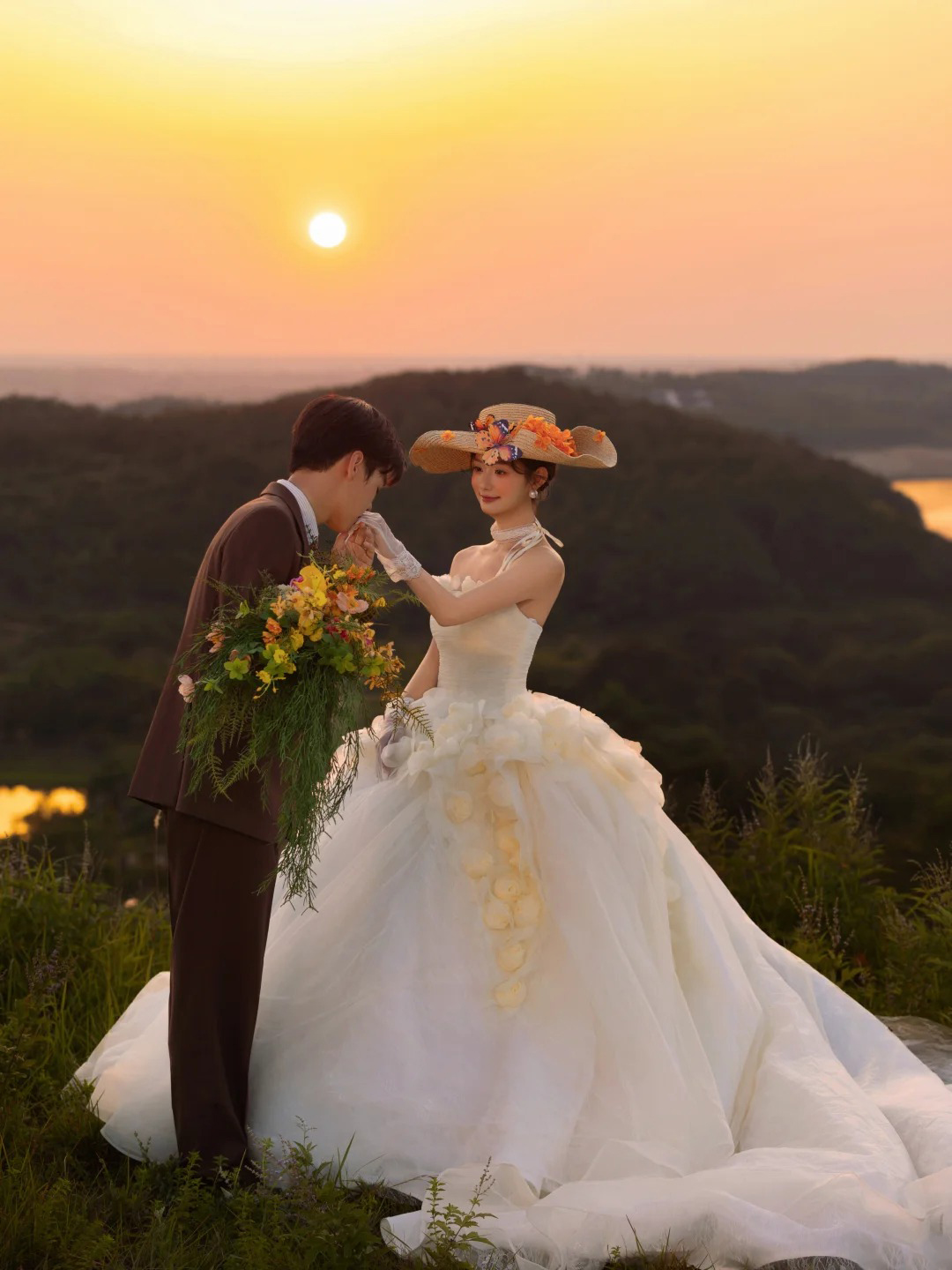 公主梦必拍！童话风日落婚纱照拍出迪士尼浪漫
