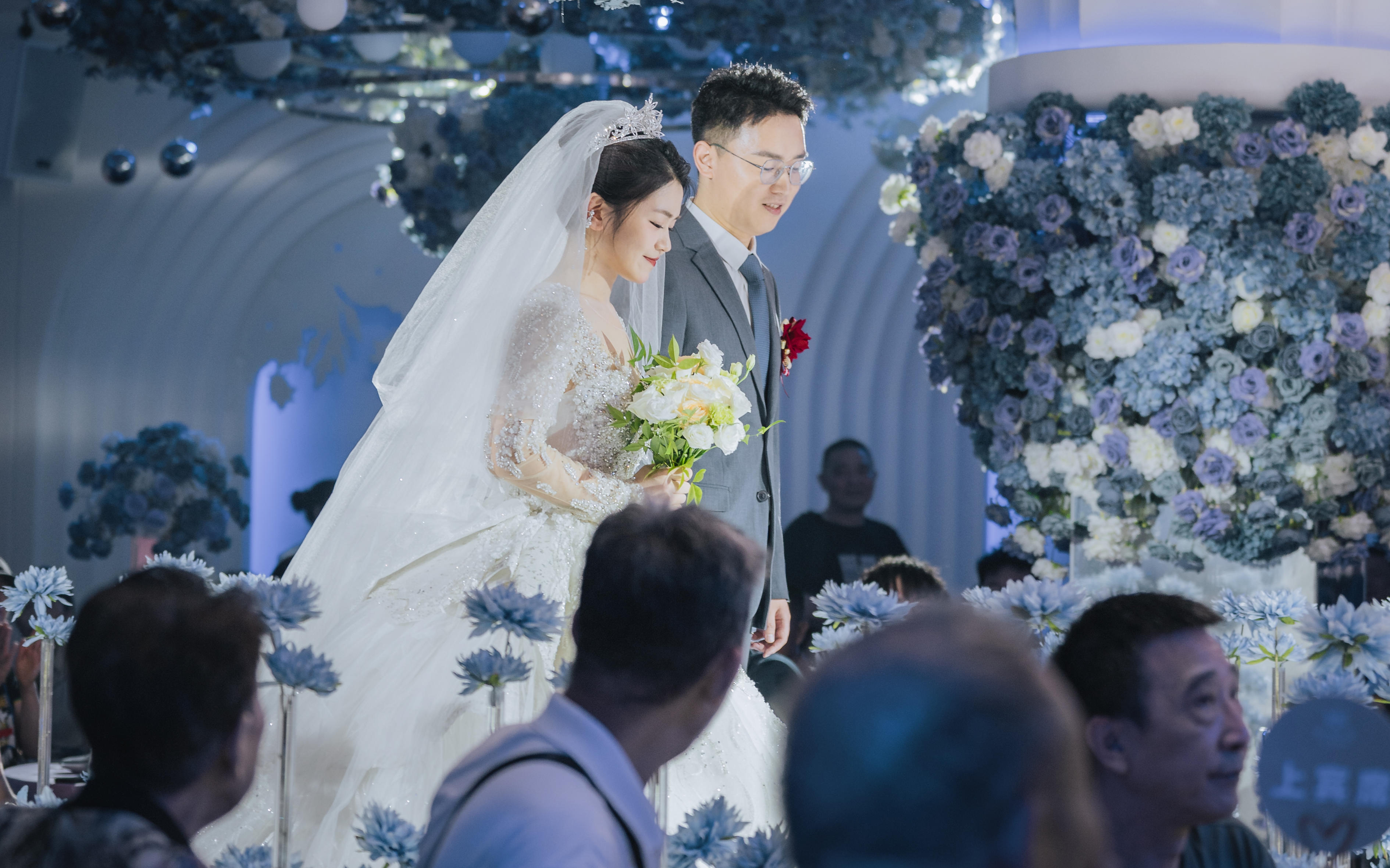婚宴 | 快看，我們漂亮的老師抽空結(jié)了個(gè)婚