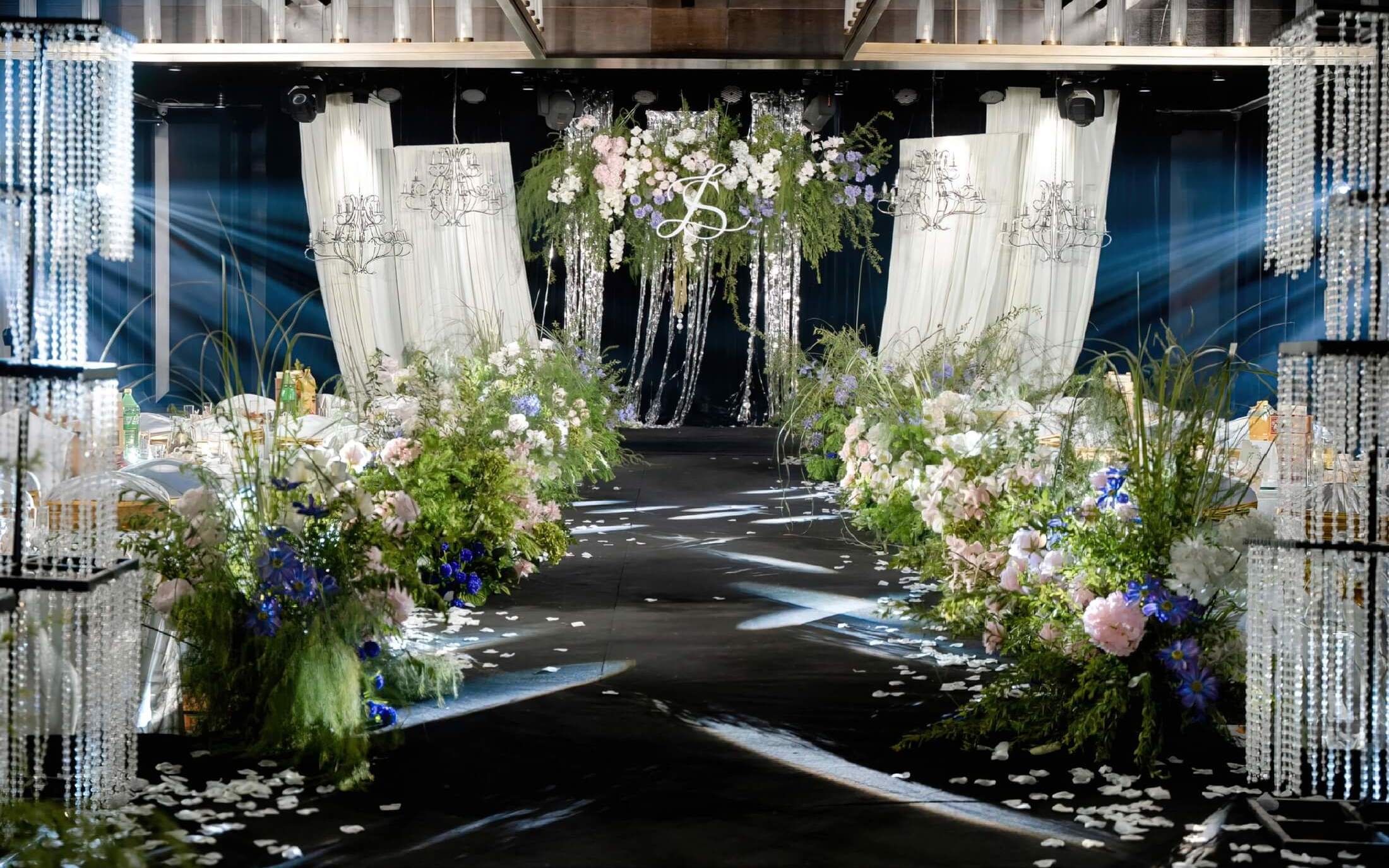 【梦幻婚庆礼仪策划】香槟绿色韩式布幔雨丝帘婚礼