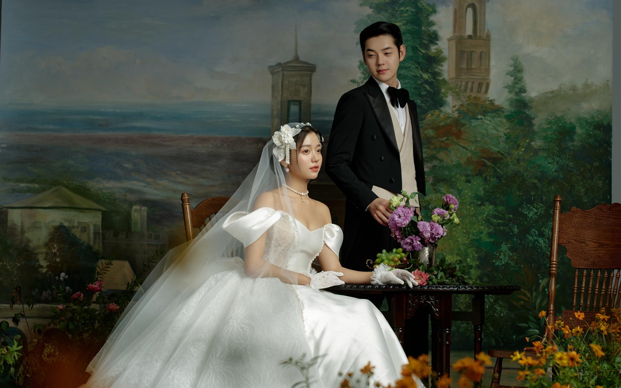 一半優(yōu)雅一半復(fù)古 沒(méi)有人可以拒絕的油畫(huà)婚紗照