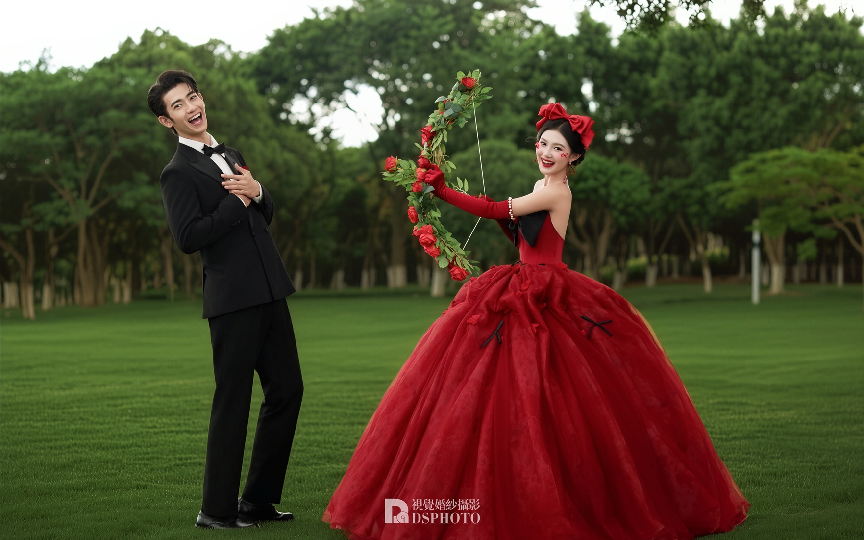 接住这支丘比特之箭！草坪婚纱照这样拍，电影感绝了