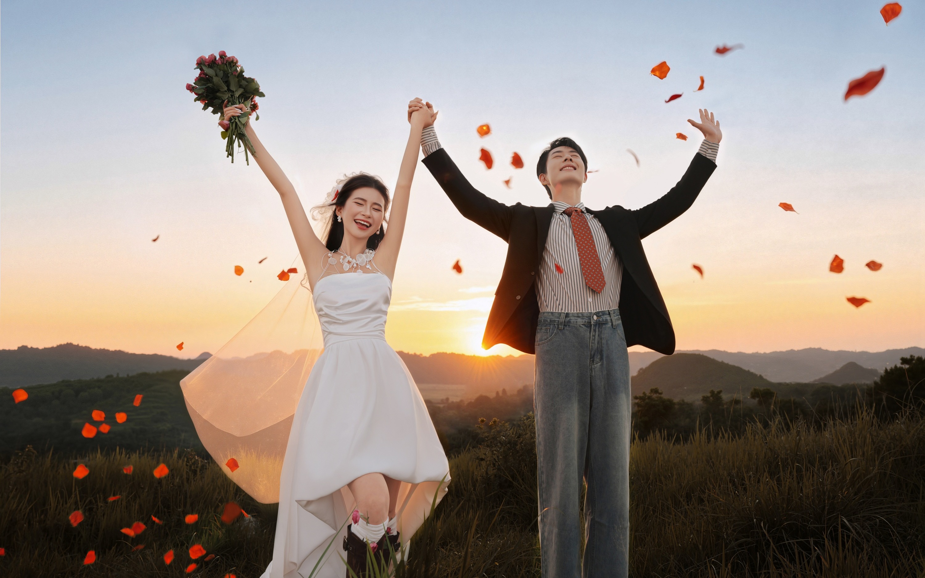 <暮野赴光>落日夕阳电影感婚纱照