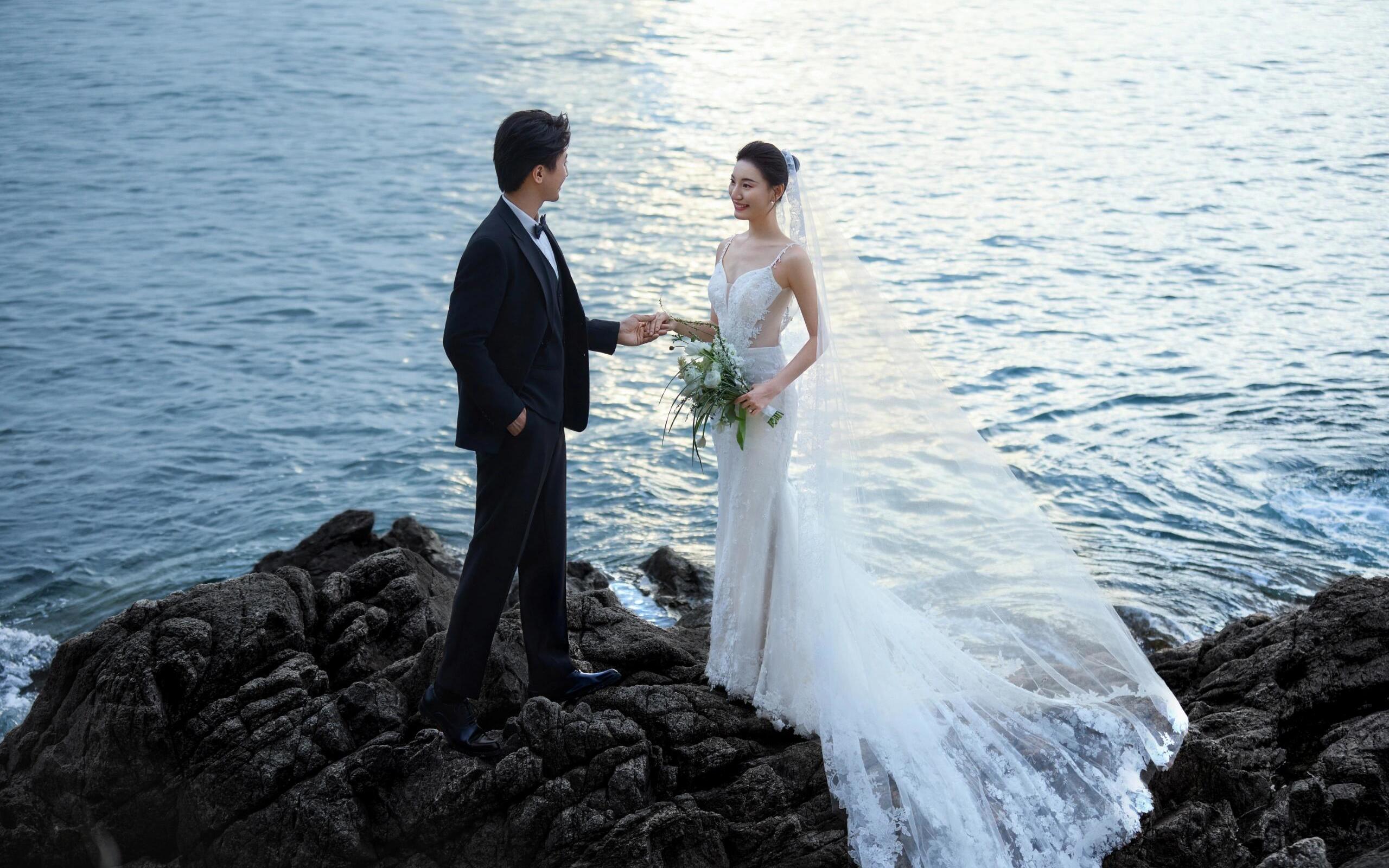 【海景礁石】潮伴婚紗，海天為證 ??海邊婚紗照