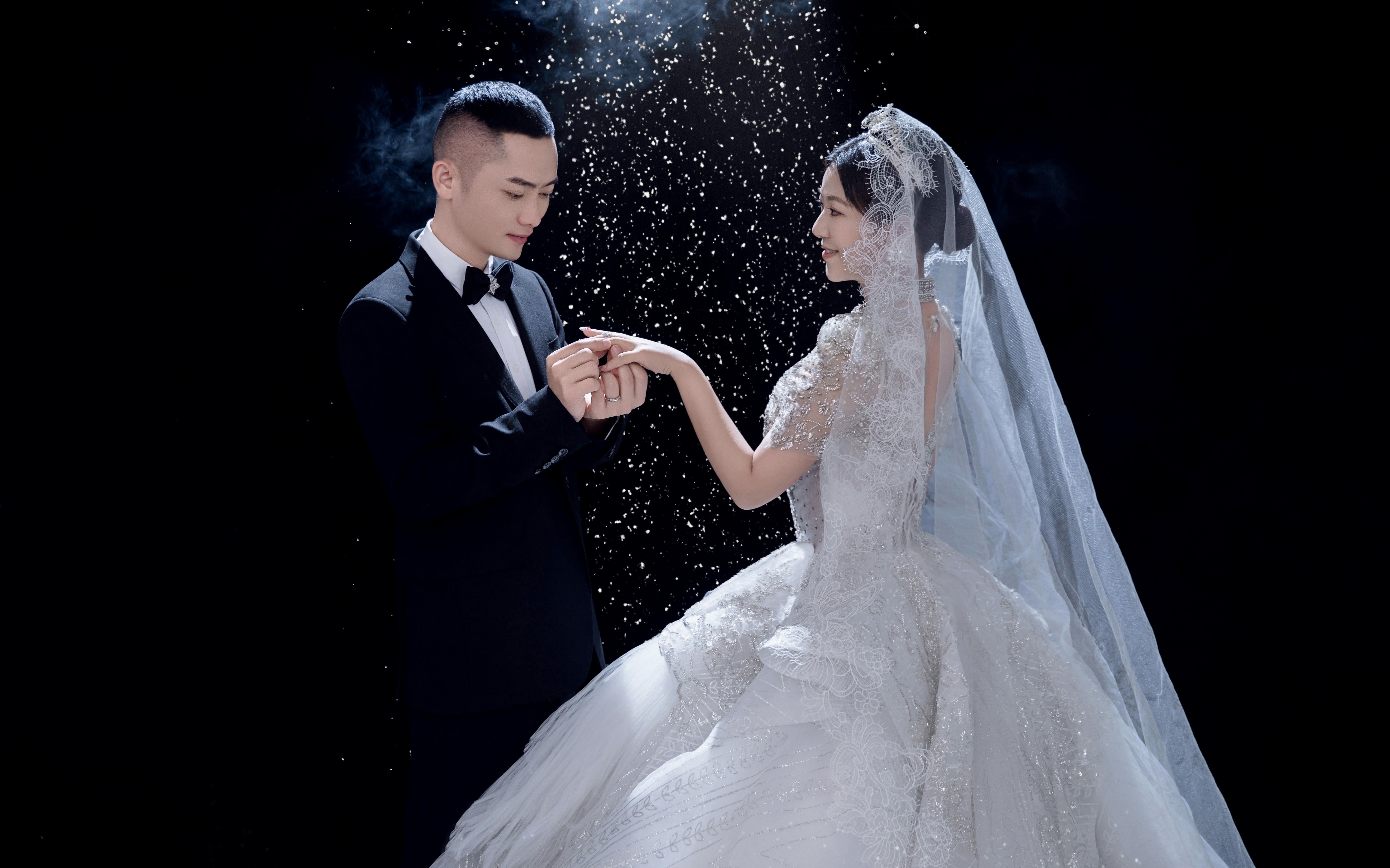 臨場(chǎng)感婚紗/星空主紗/鳳冠霞帔