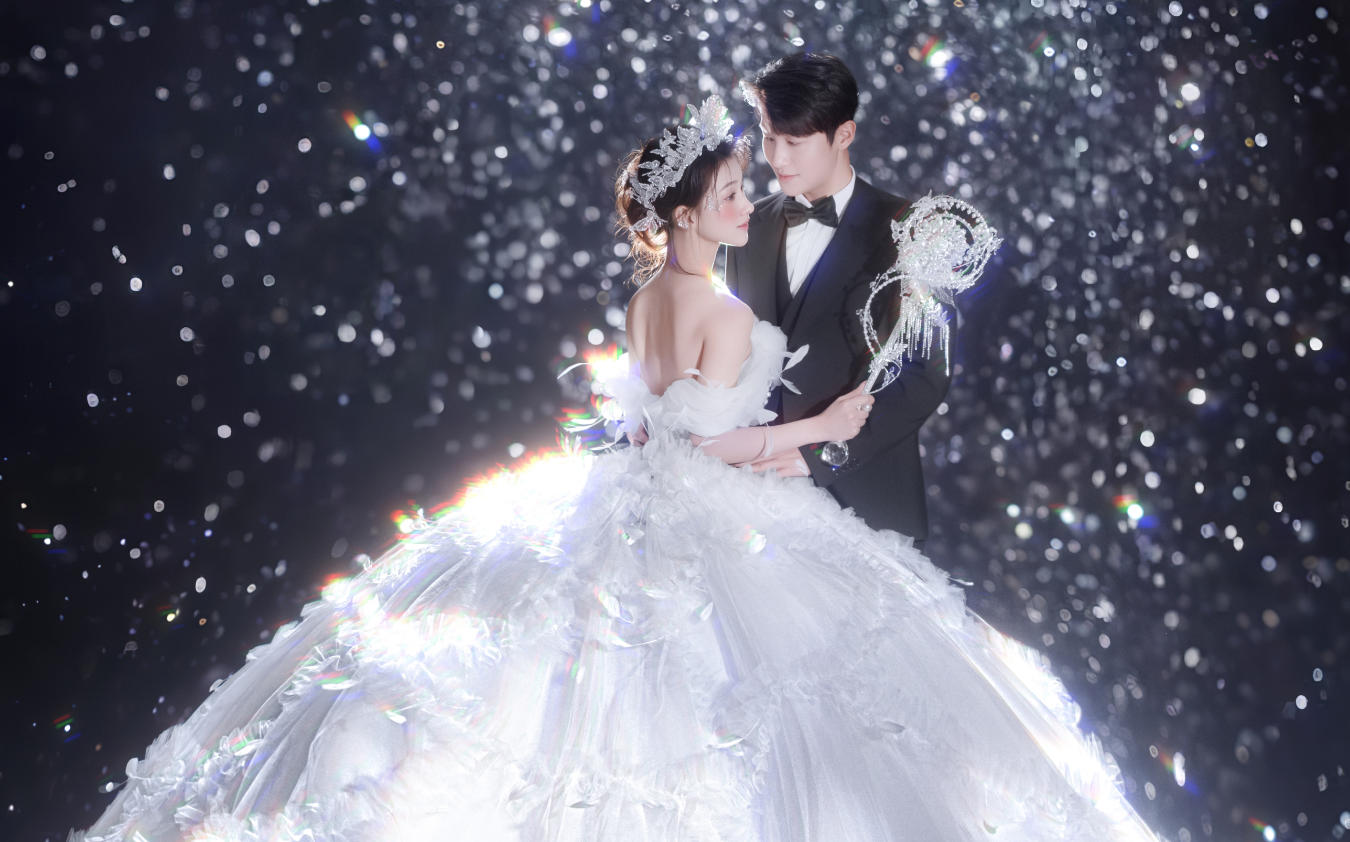 自帶星光的內(nèi)景婚紗照，真的很難不心動(dòng)啊?
