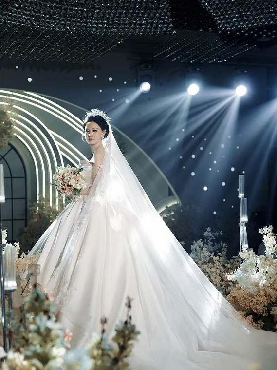 優(yōu)雅純白主紗妝造