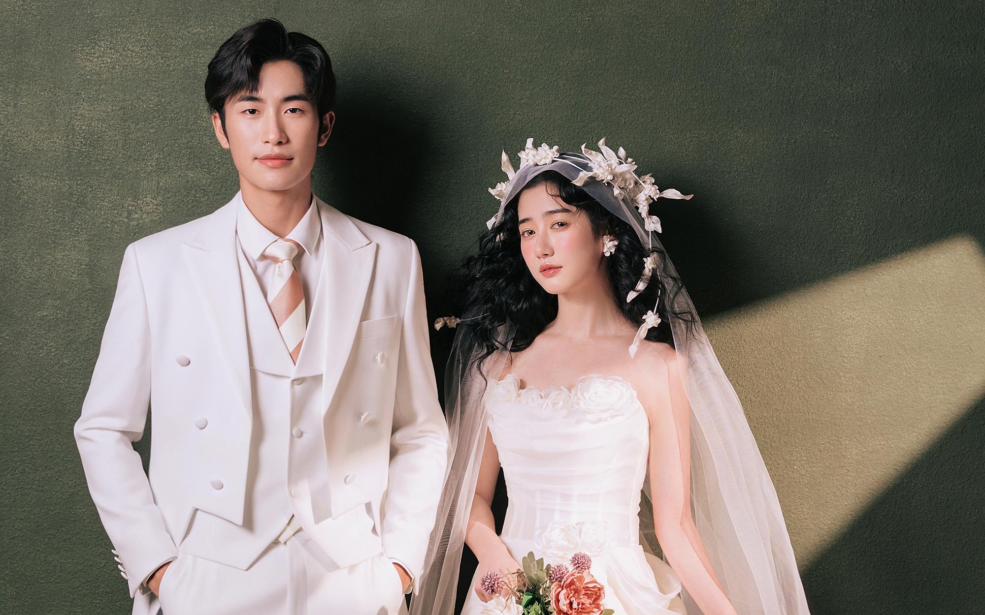 ?把愛意收藏進復古畫框里，這組婚紗照真的絕絕子