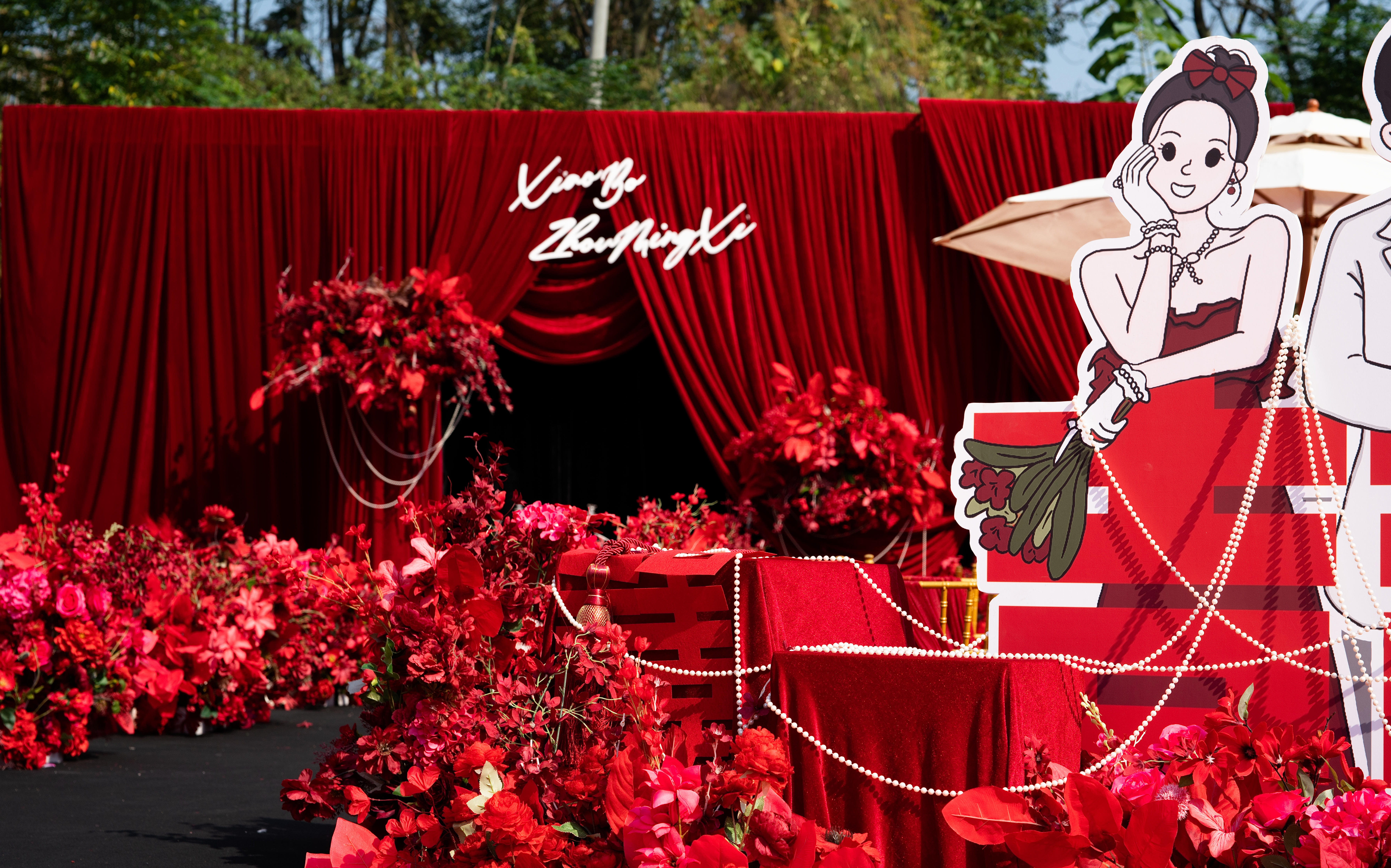 農(nóng)村戶外紅色系布?；槎Y