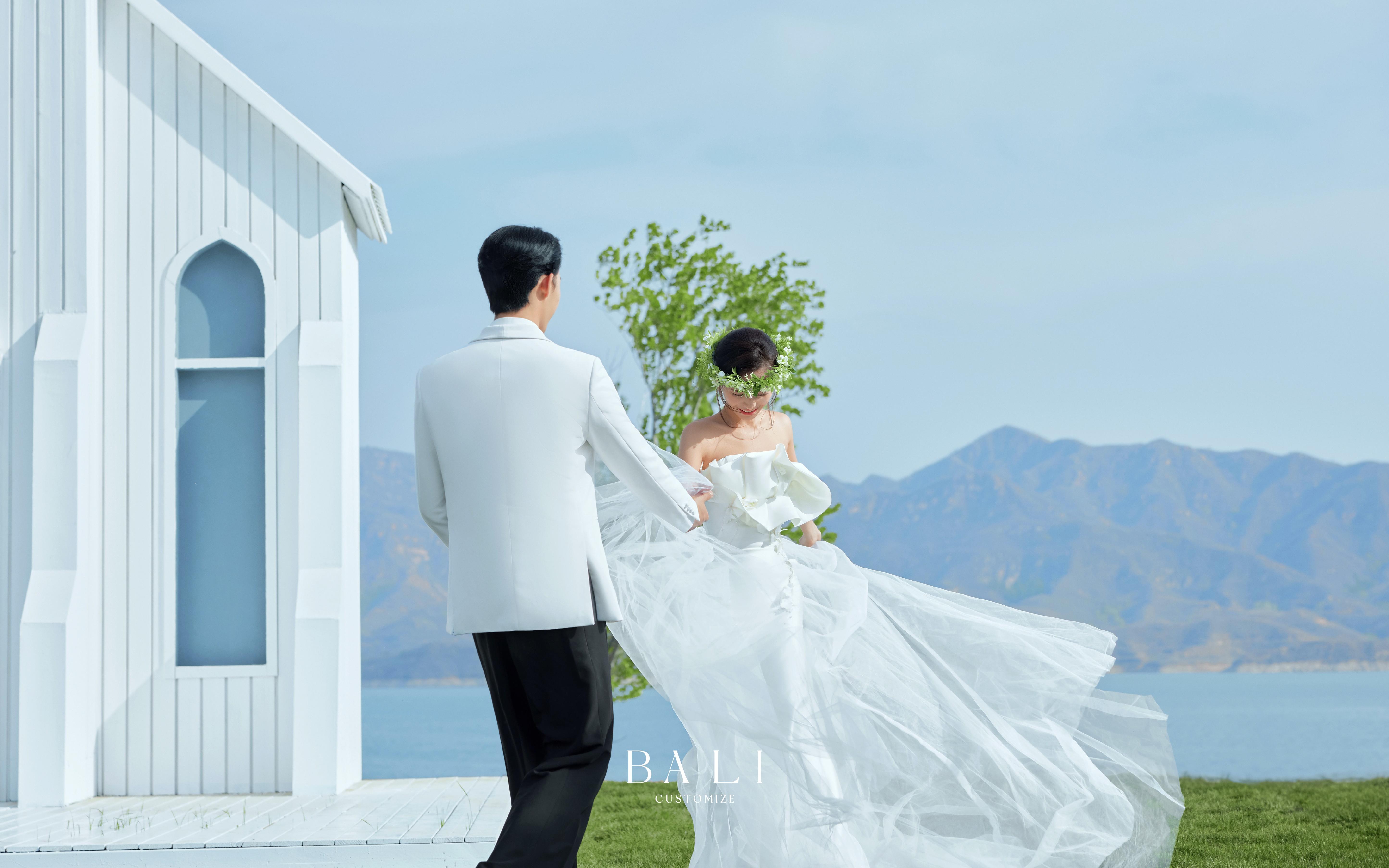 湖畔仪式感纪实婚纱照