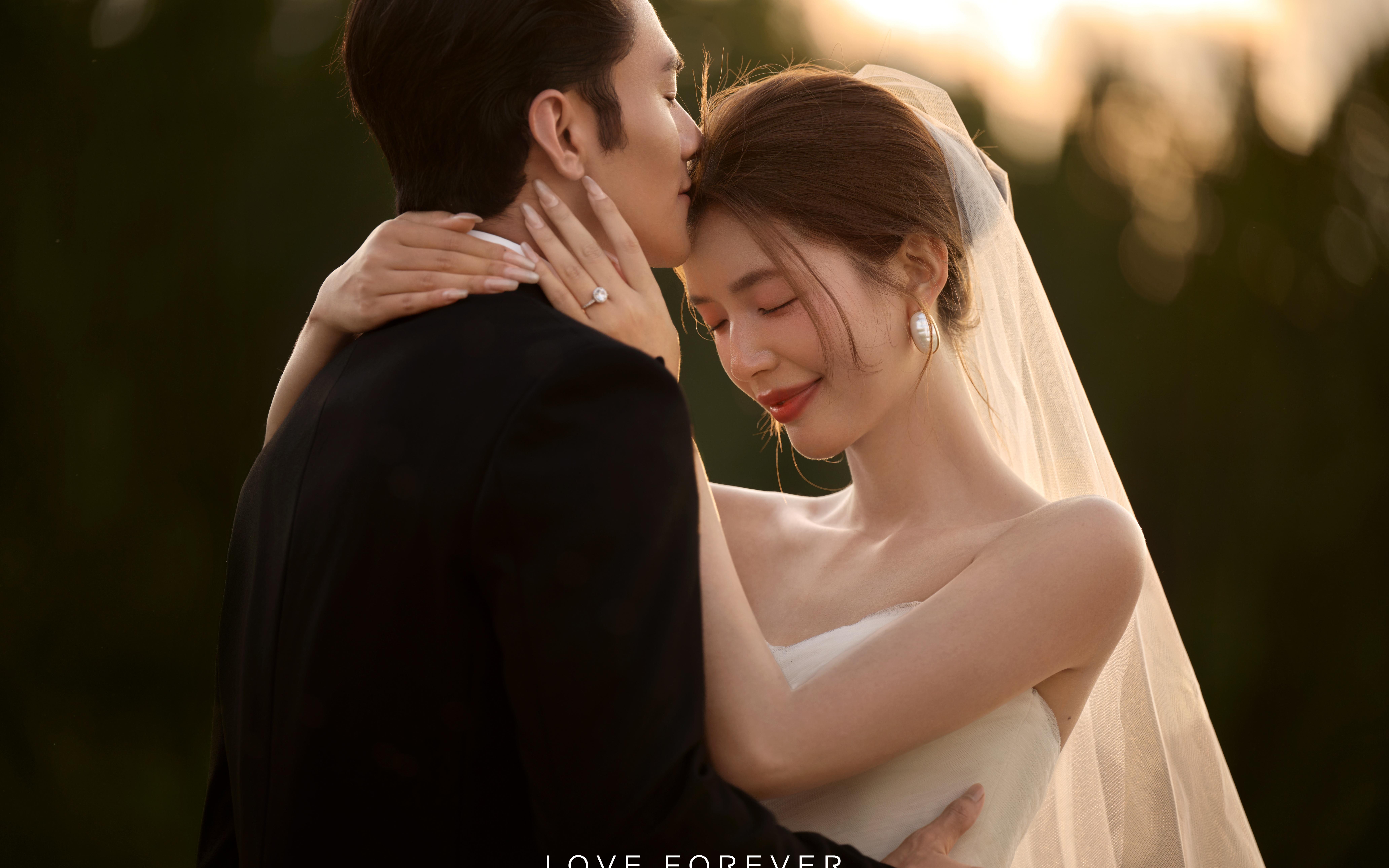 昆明婚紗照外景婚紗照草坪婚紗照湖景婚紗照