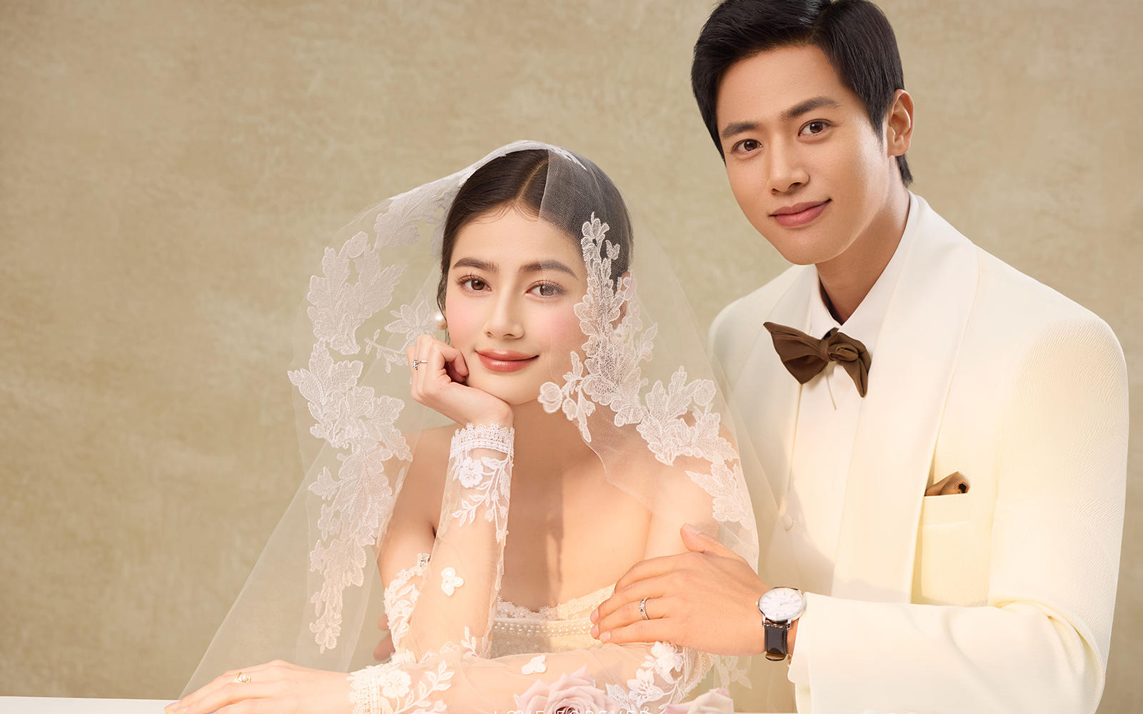 昆明婚紗照內(nèi)景婚紗照肖像婚紗照油畫婚紗照