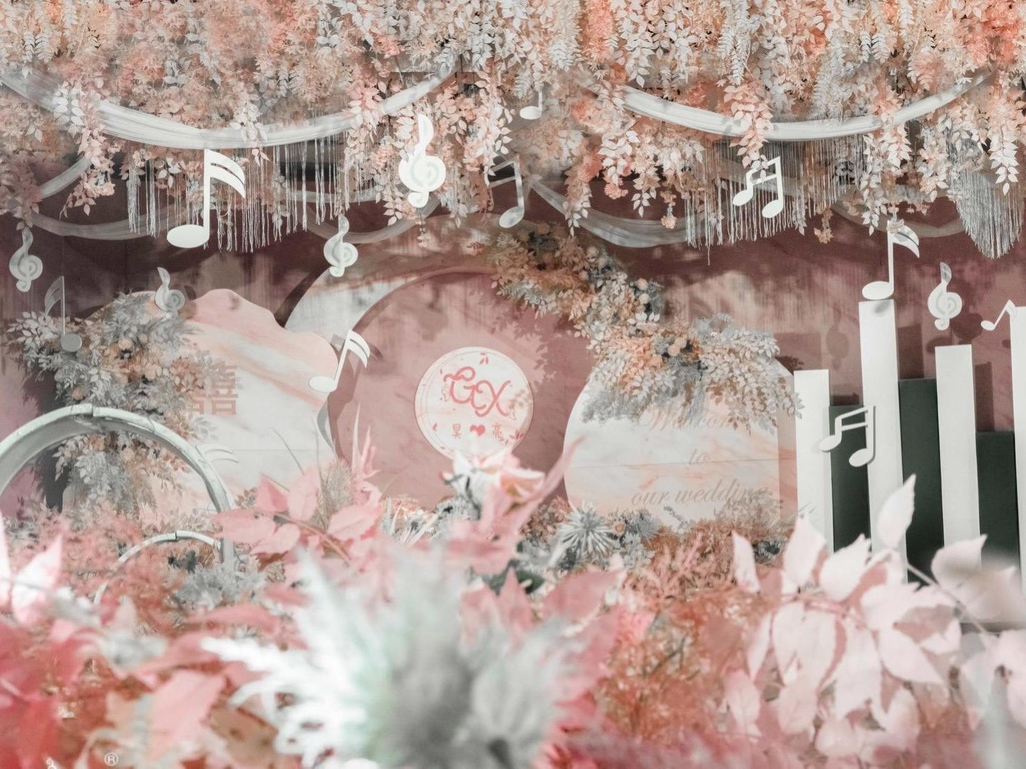 粉色天使婚礼，踏入浪漫婚礼殿堂