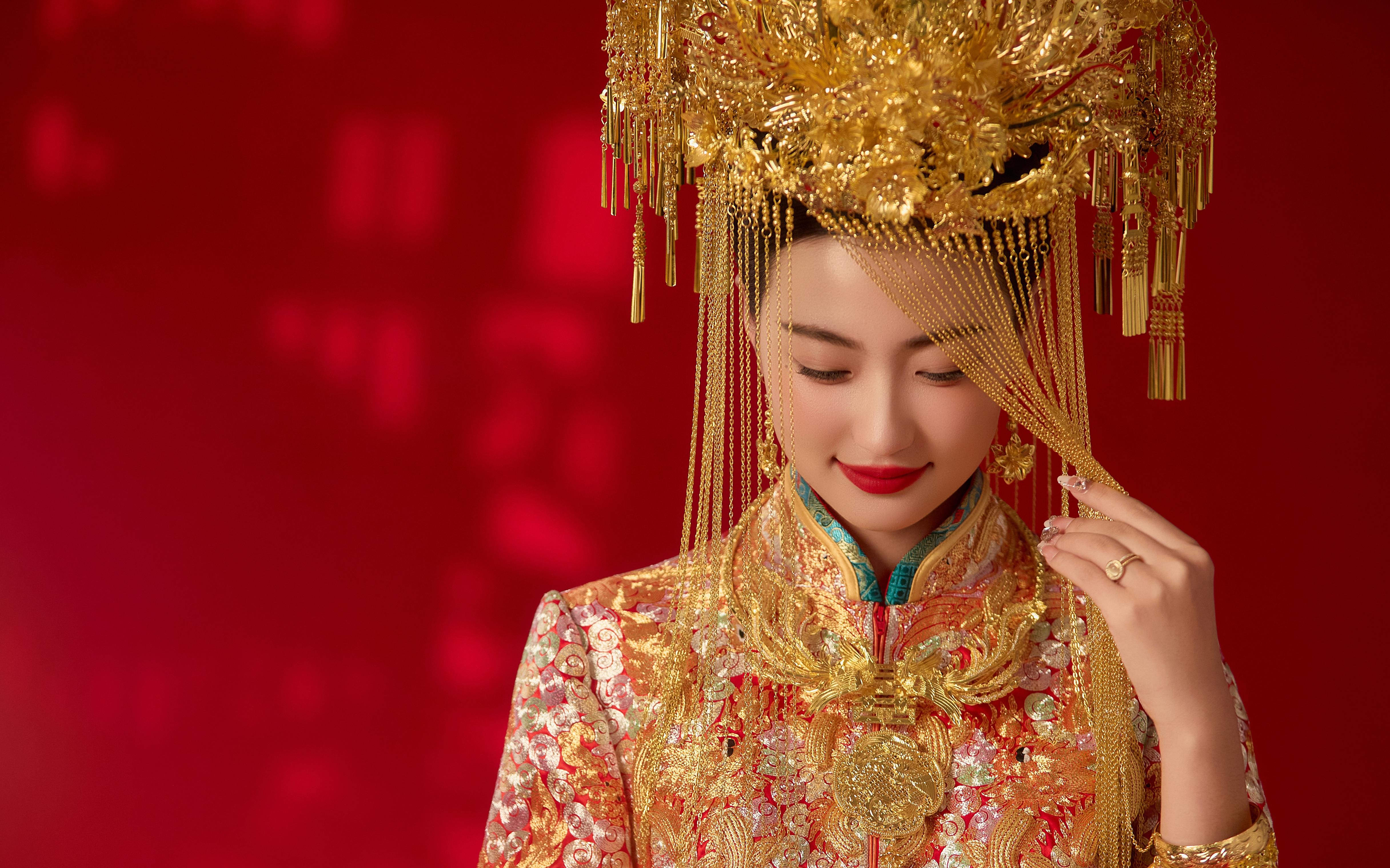 谁能拒绝一袭红色秀禾