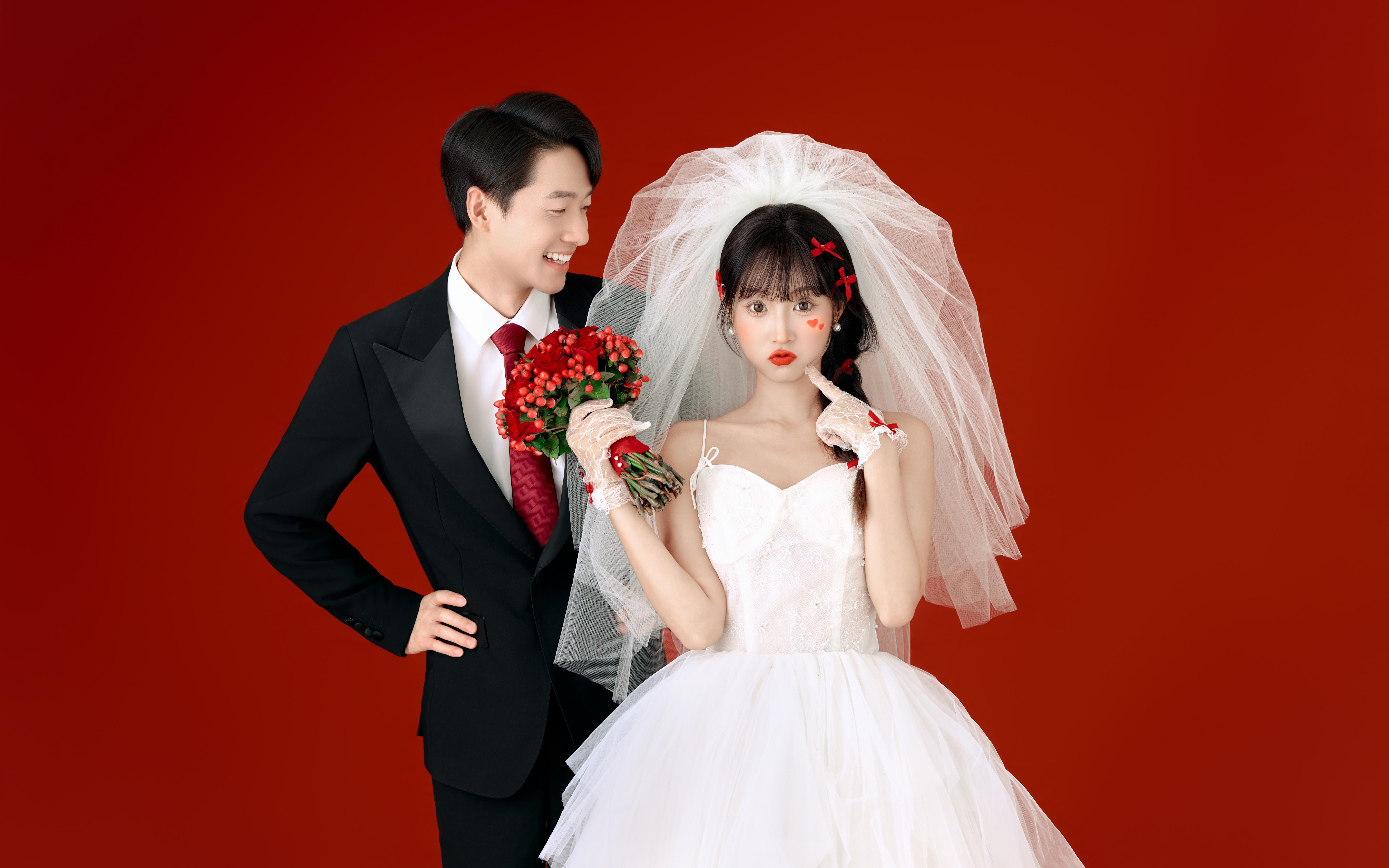 一眼爱上的中式喜嫁风婚纱照，俏皮可爱又不失仪式感
