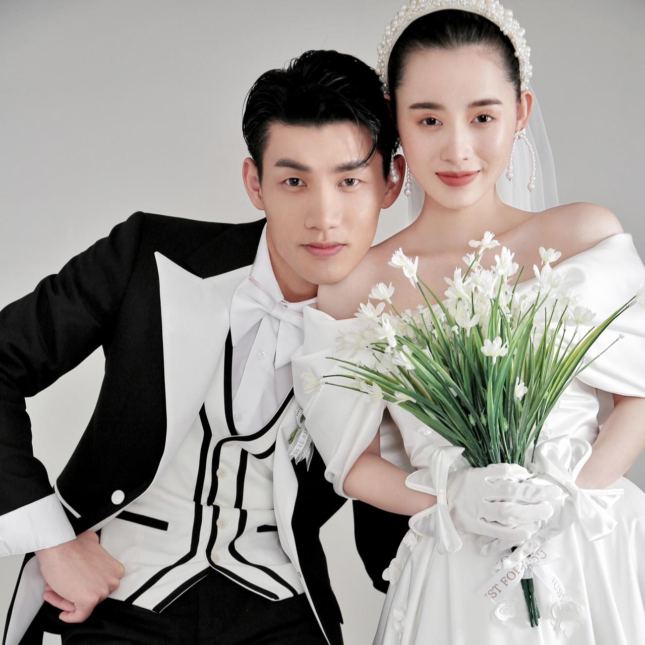 【咨询享礼】定制拍摄+一价全包+服装任选