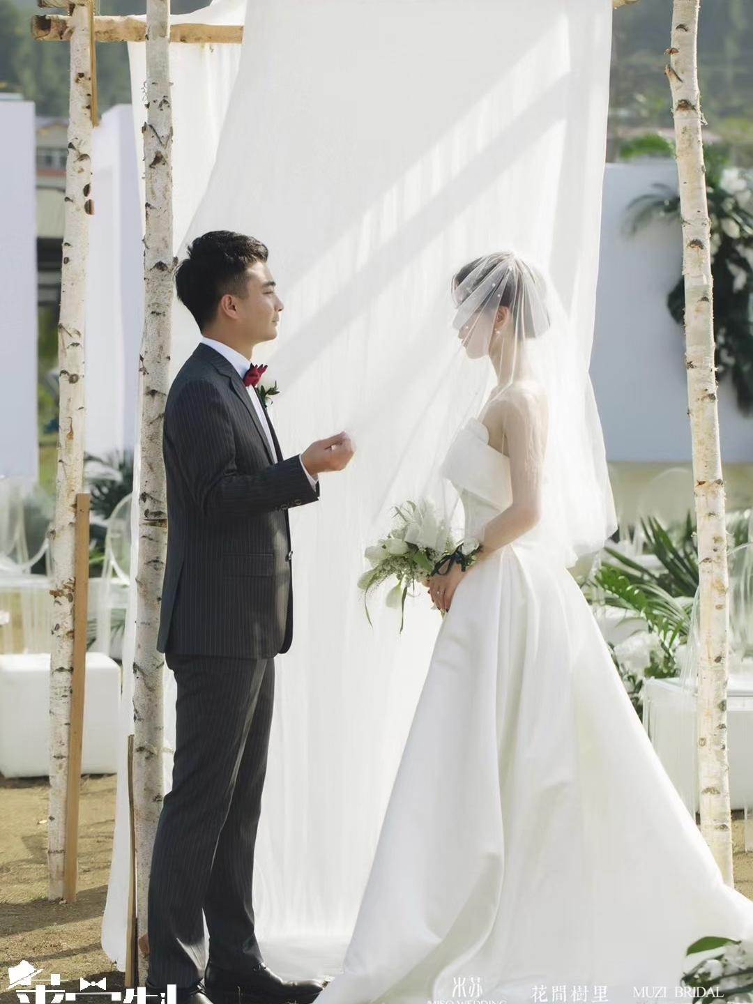 宜昌莱定制【定制款特价新郎服租赁】