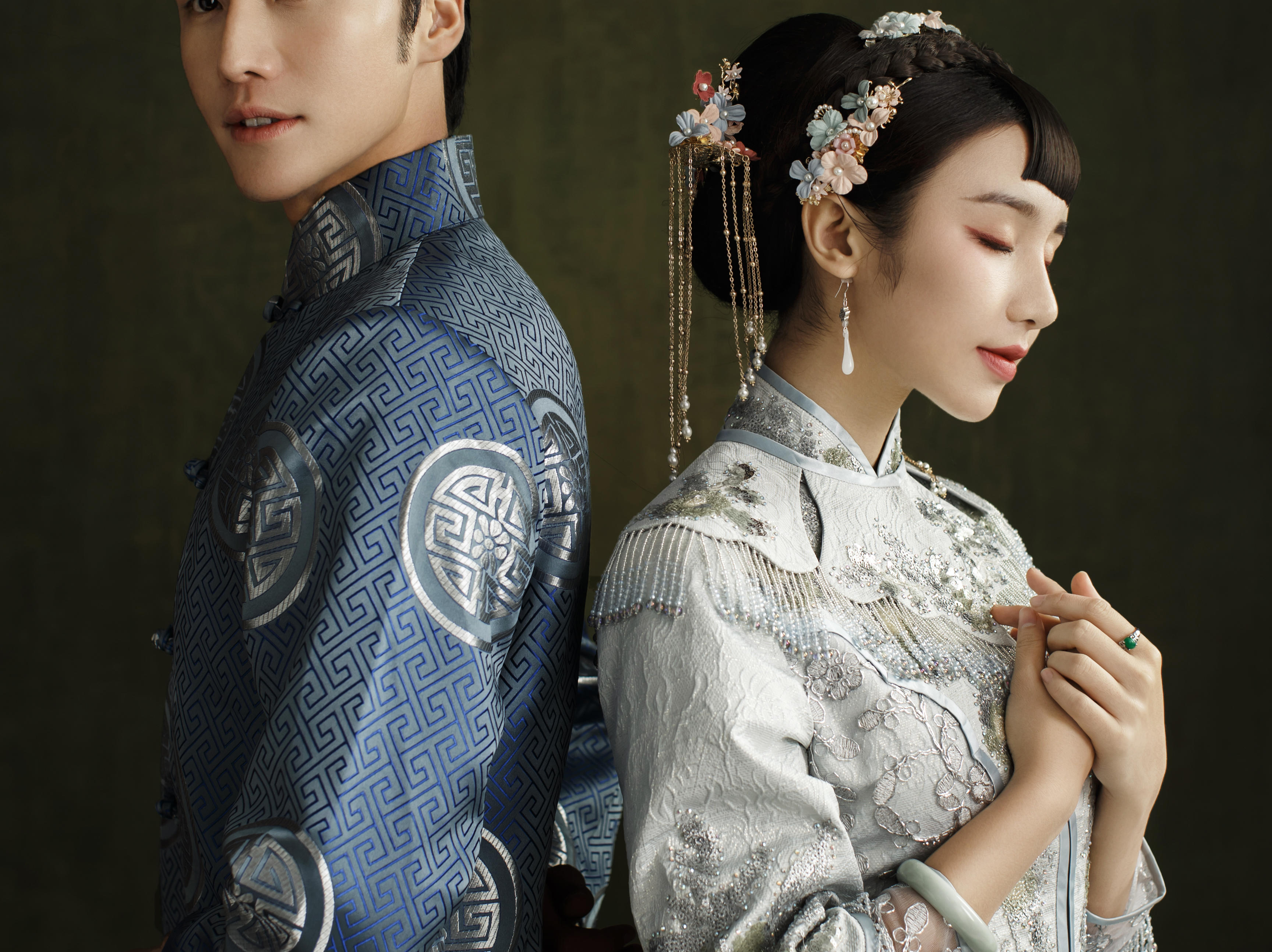 传统碰撞时尚，新中式嫁衣风华正茂