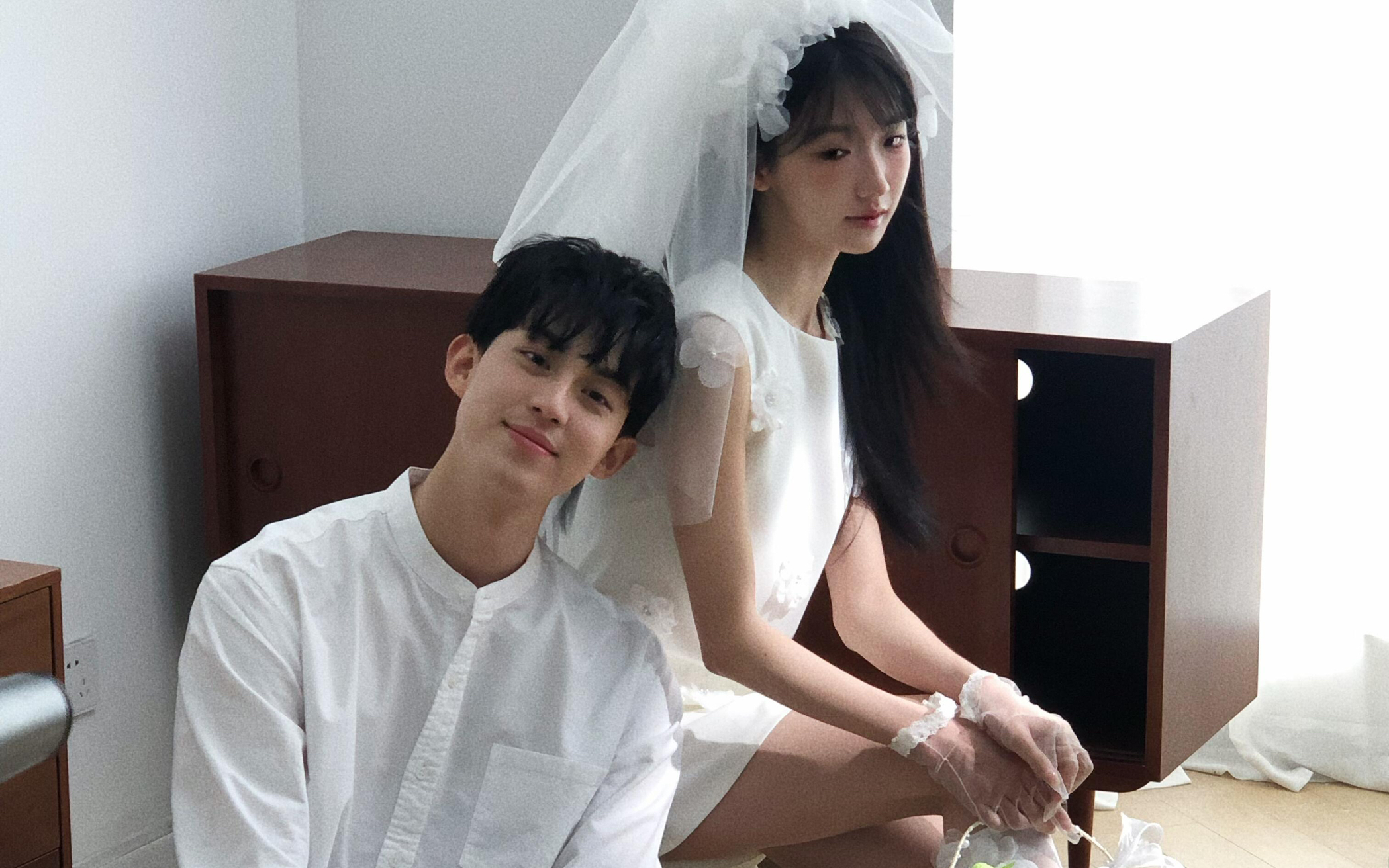 看爱人的眼神里会有光✨|韩式婚纱照