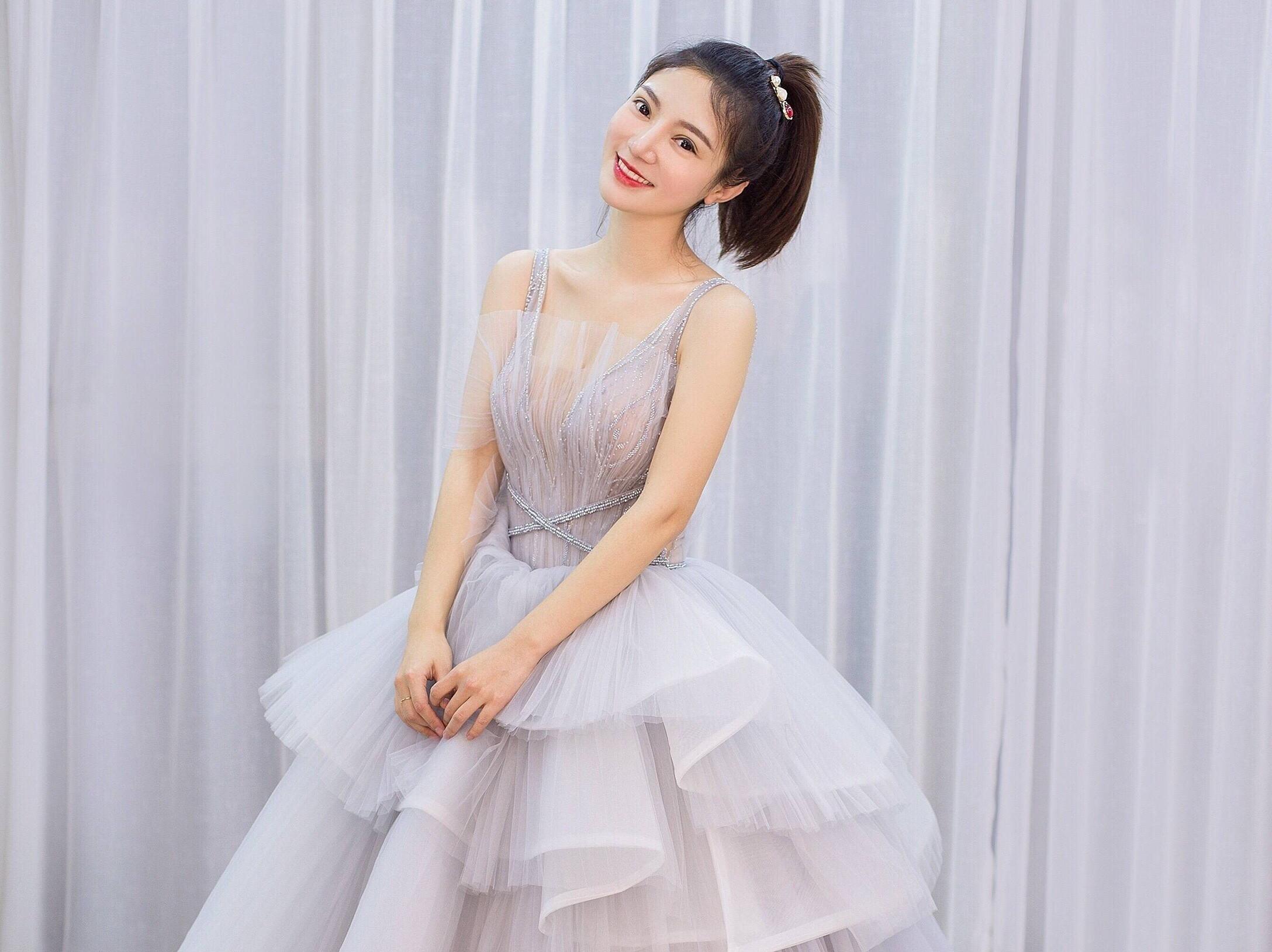 WILL婚纱 梦幻灰蓝色婚纱租赁套餐