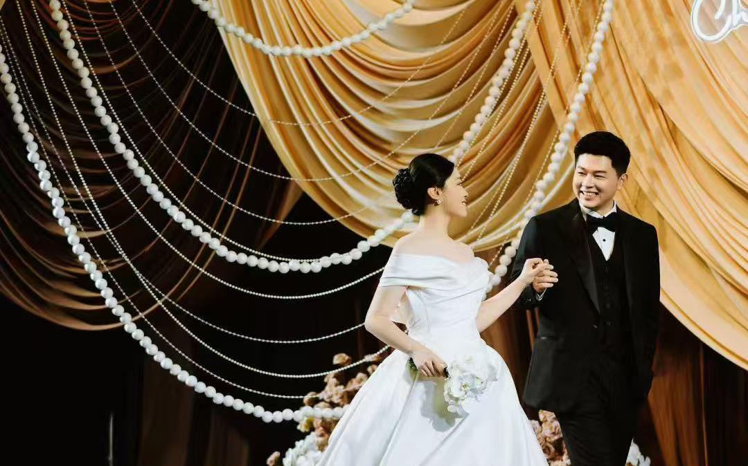 日照婚禮|超美的棕咖色布幔婚禮