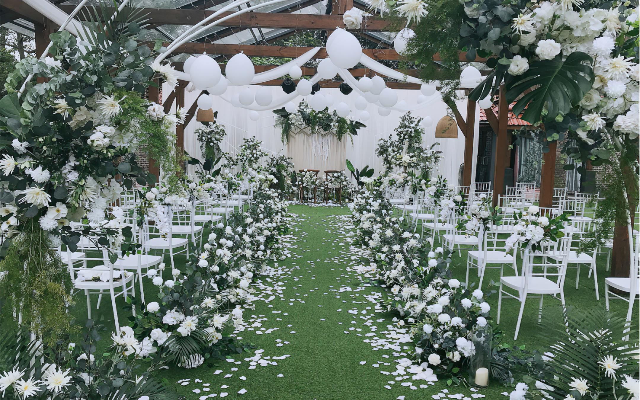 森系白绿户外婚礼，打造自然清新的爱之秘境