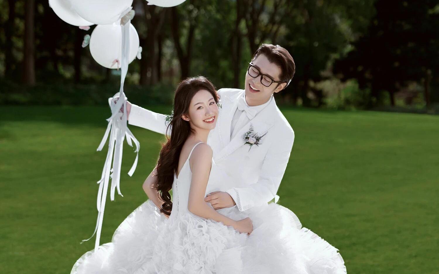 【鮮活又明媚的草坪婚紗照】