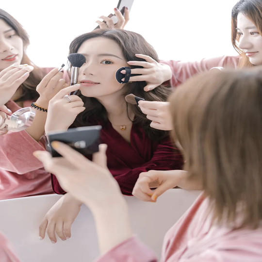 一朵新娘跟妆工作室顾客婚礼当天照片