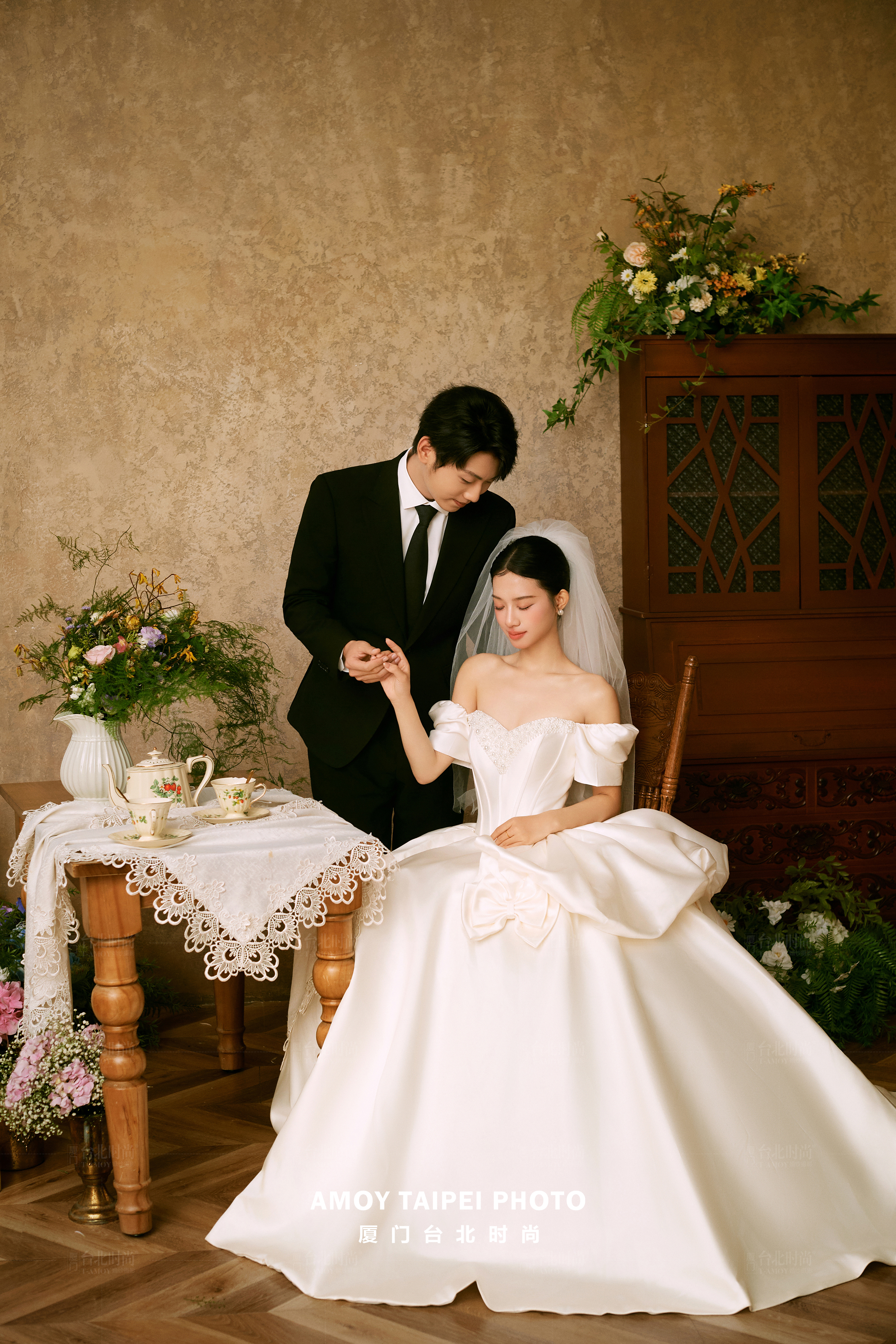 缎面婚纱搭配轻法式高级感拉满