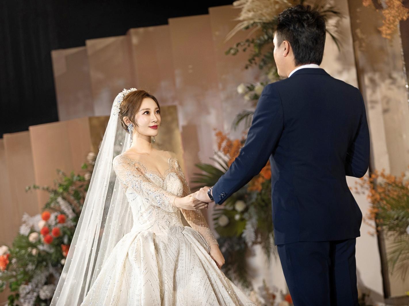 《红馆新娘》总监级化妆师----微微老师