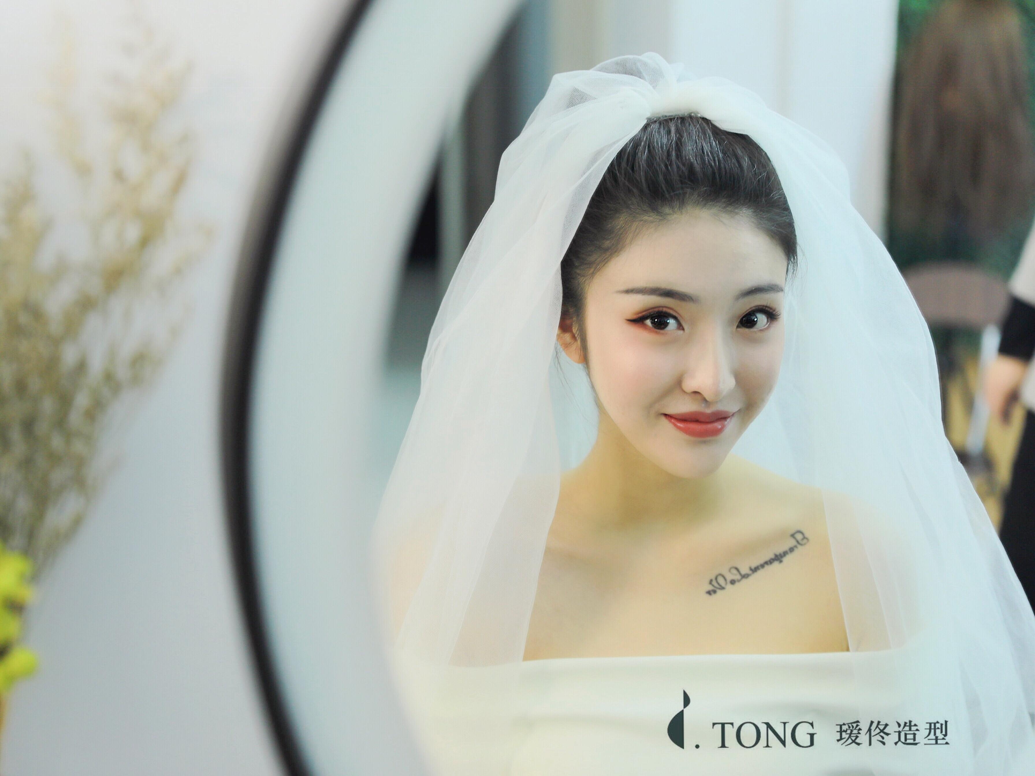 精选团购高级化妆师团购套餐