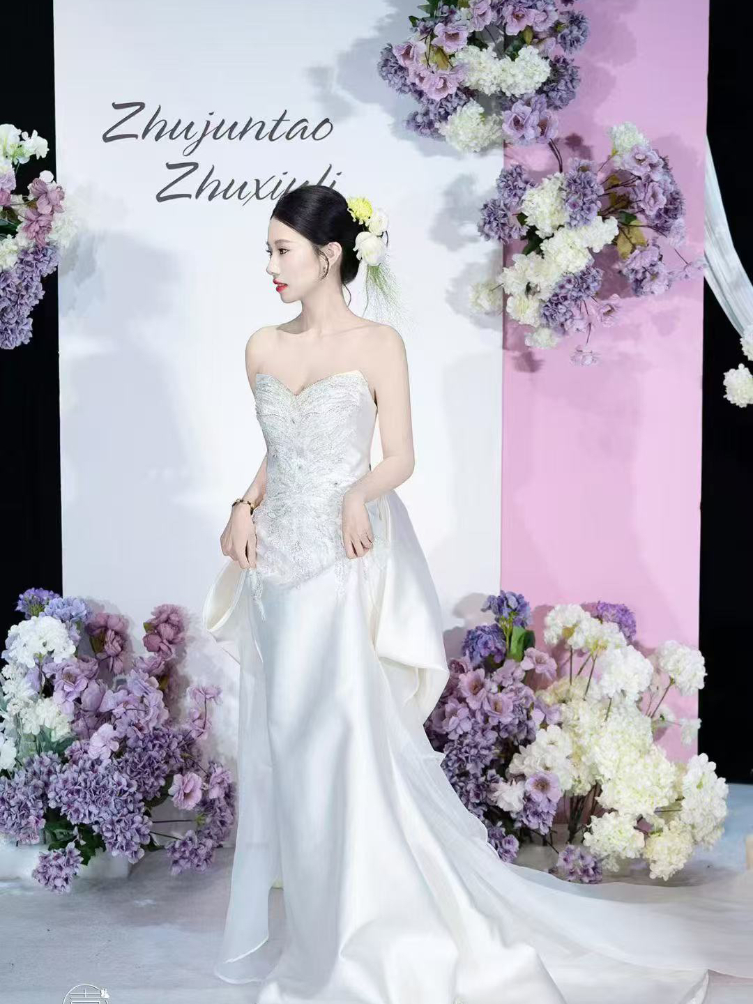 簡(jiǎn)約高級(jí)新娘妝