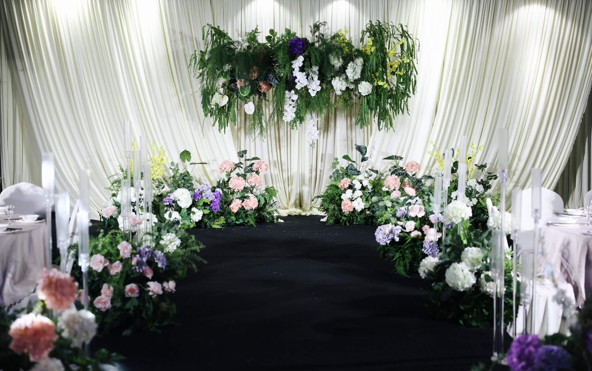 白綠色布幔小預(yù)算