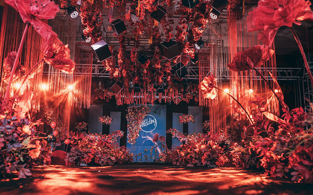 个性时尚现代【红黑系画风】