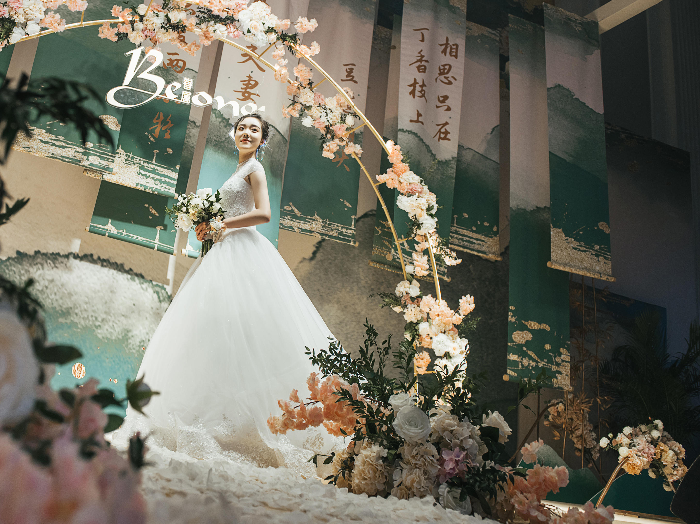 【Ever性价比】礼服三件套+资深化妆师全天跟妆