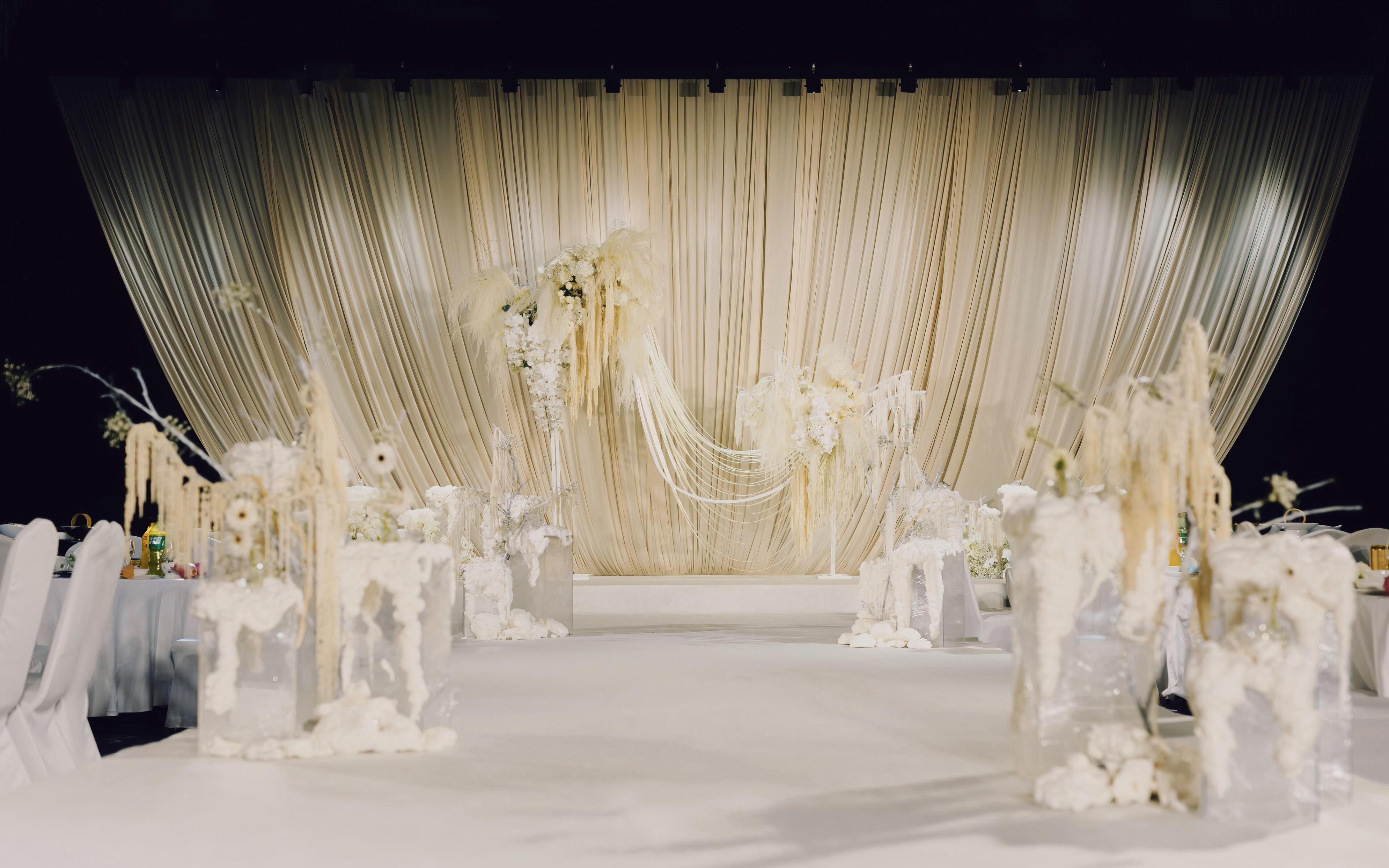 流线设计邂逅香槟柔光