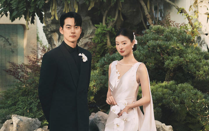 姐妹们❗️婚纱照就选园林新中式😭美死了