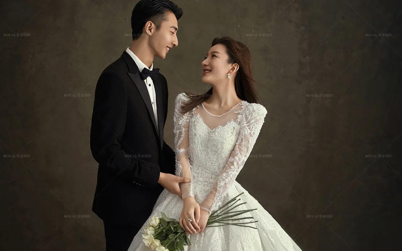 优雅而内敛💜室内复古极简韩式婚纱照